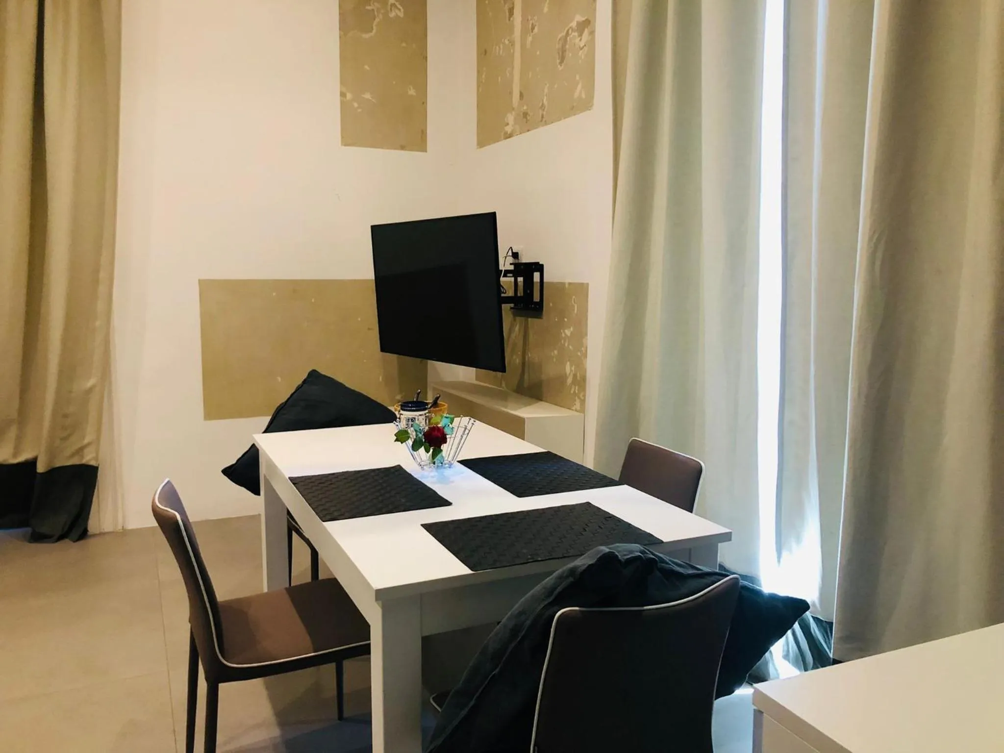 Dining area in The Station Napoli