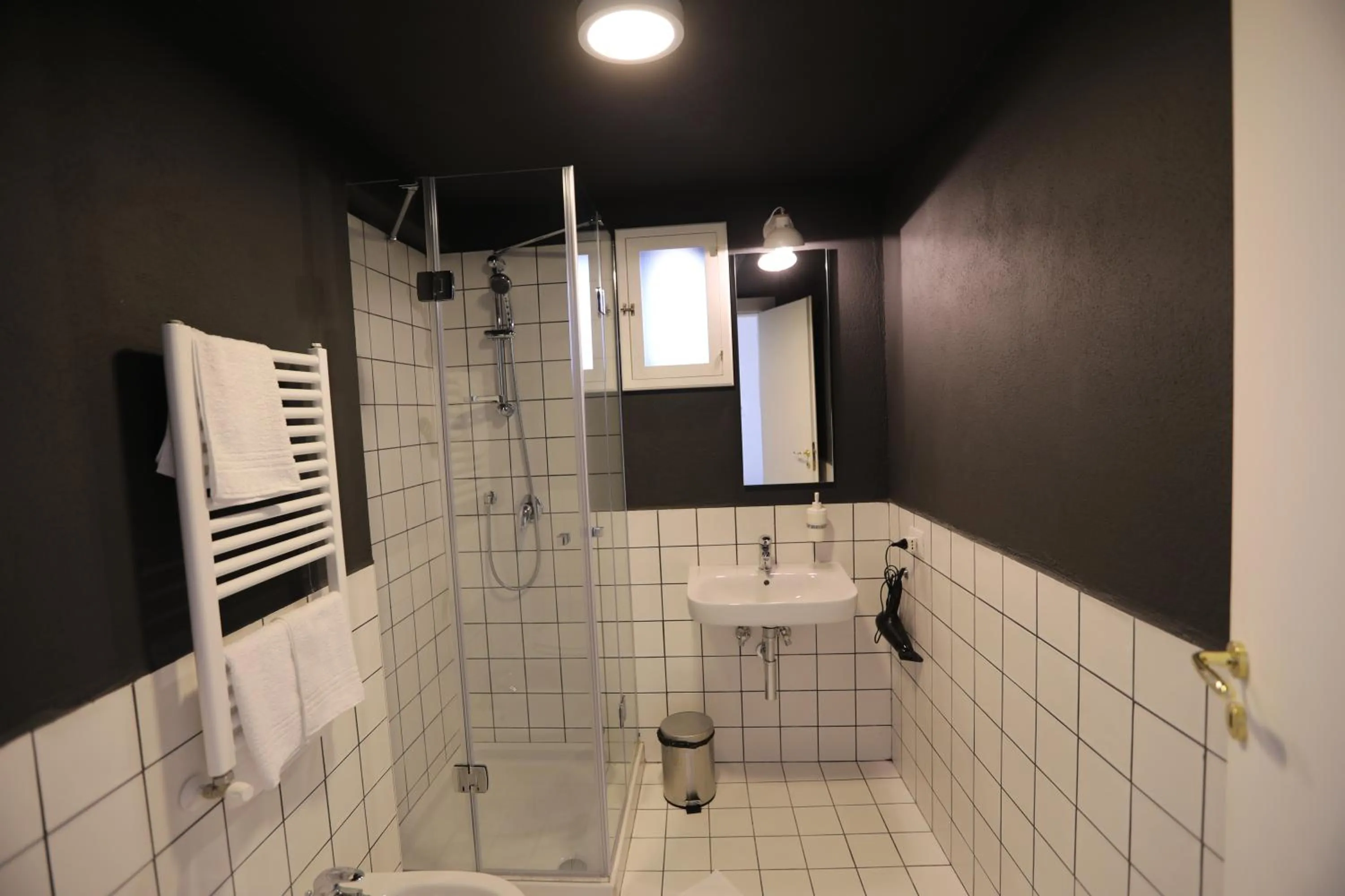 Bathroom in The Station Napoli