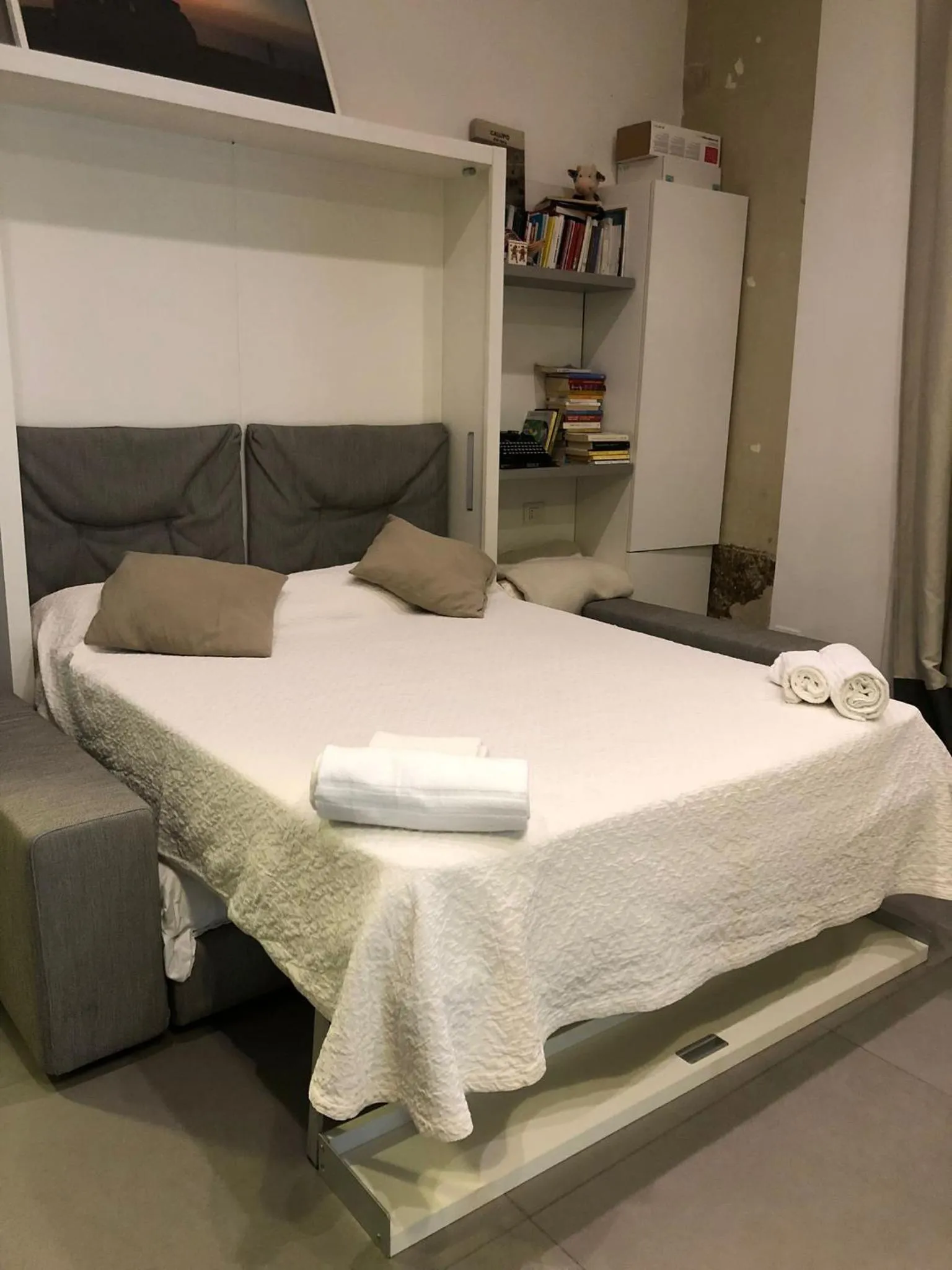 Bed in The Station Napoli