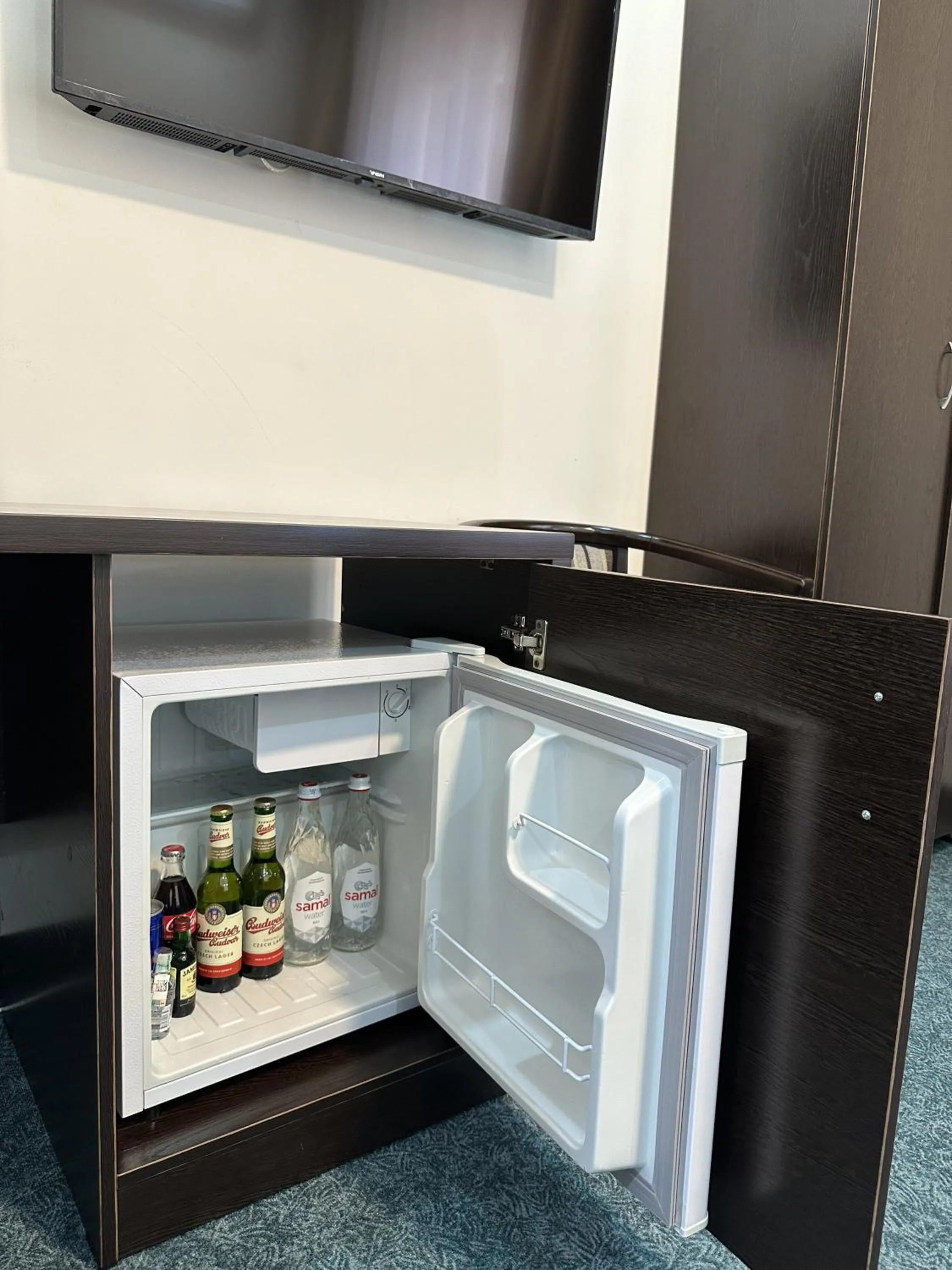 minibar in Alma