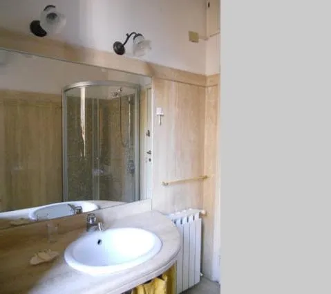 Bathroom in b&b Gio Colosseo - Celio