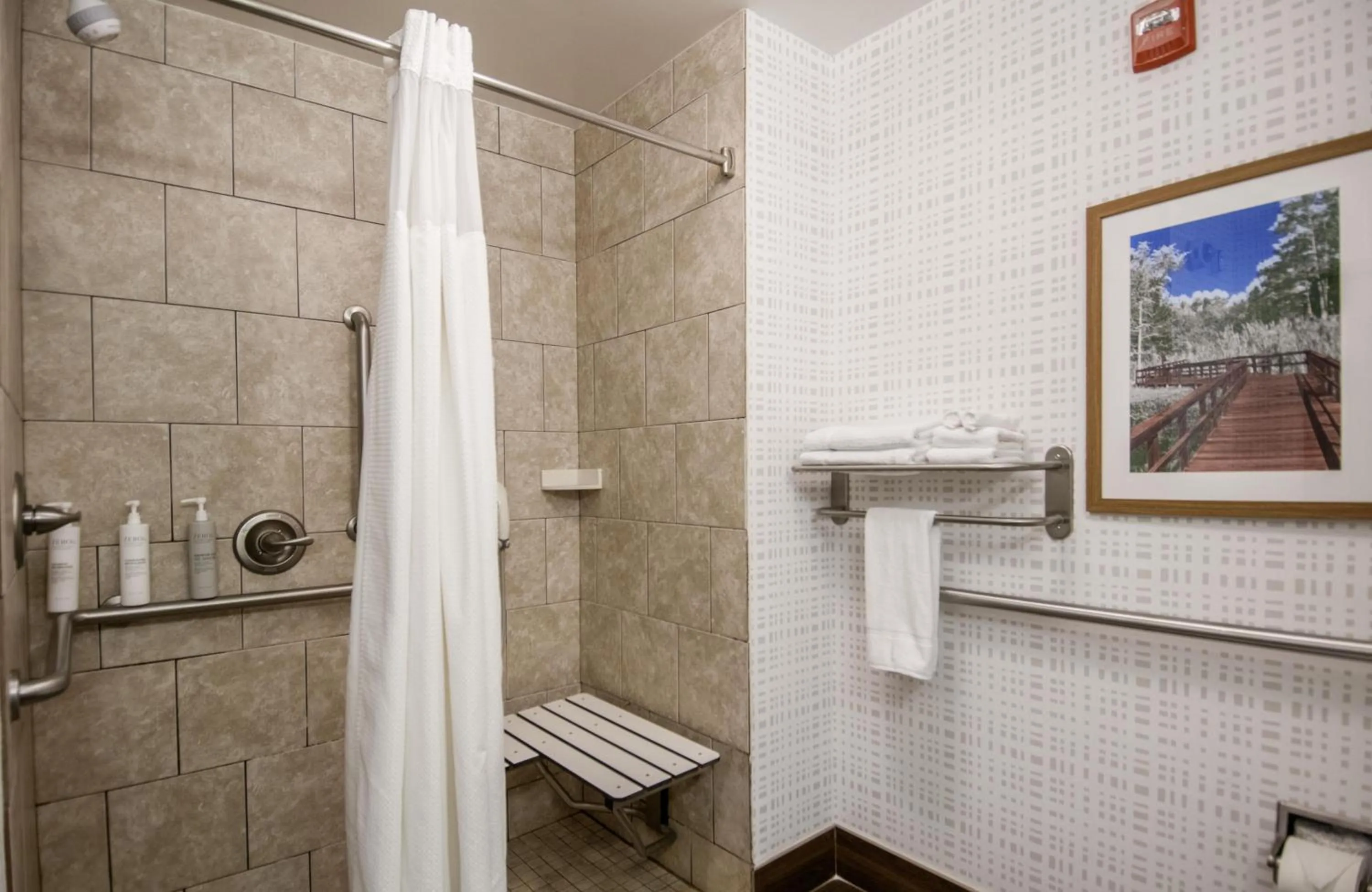 Bathroom in Hampton Inn West Monroe