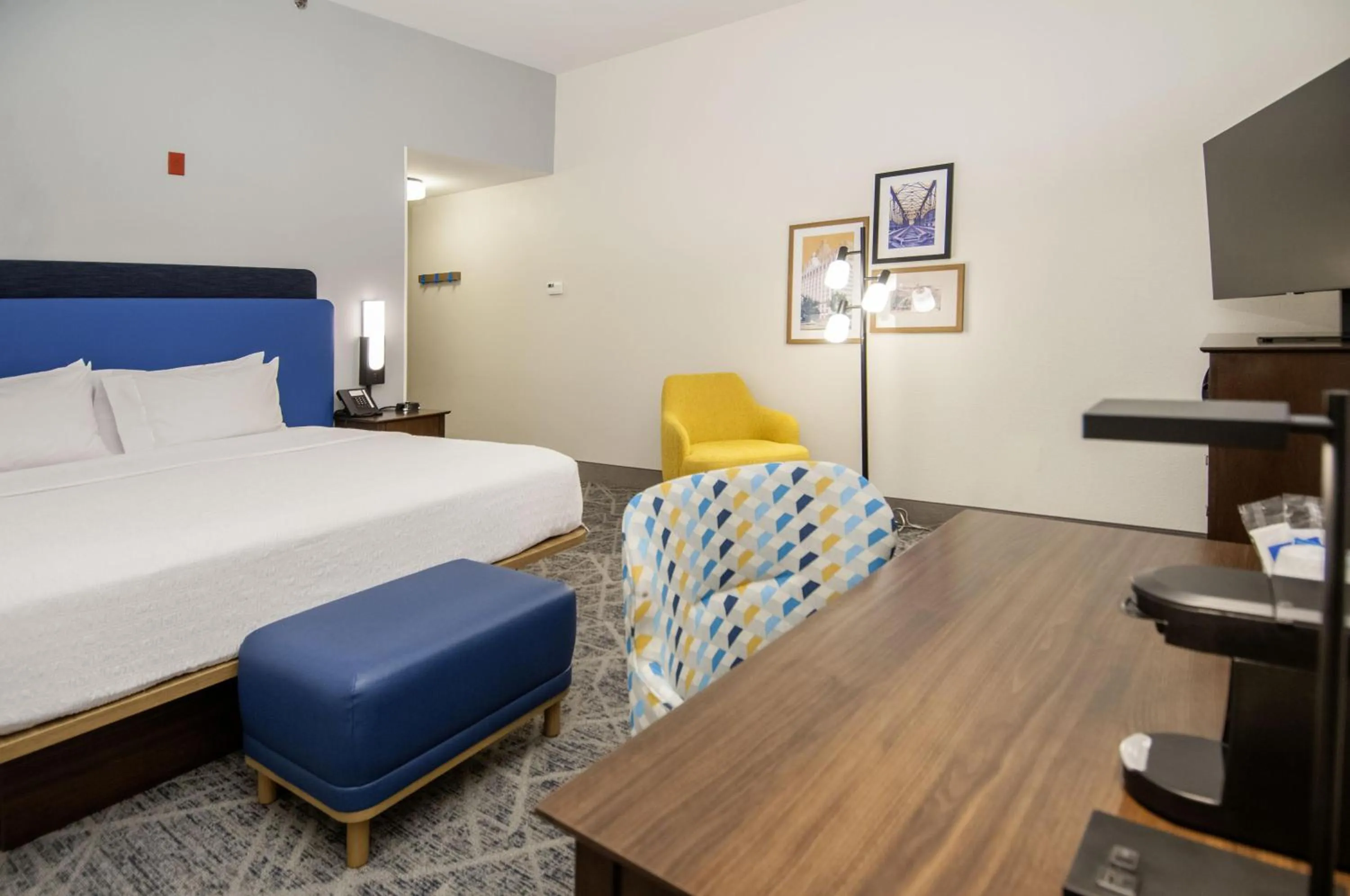 Bed in Hampton Inn West Monroe