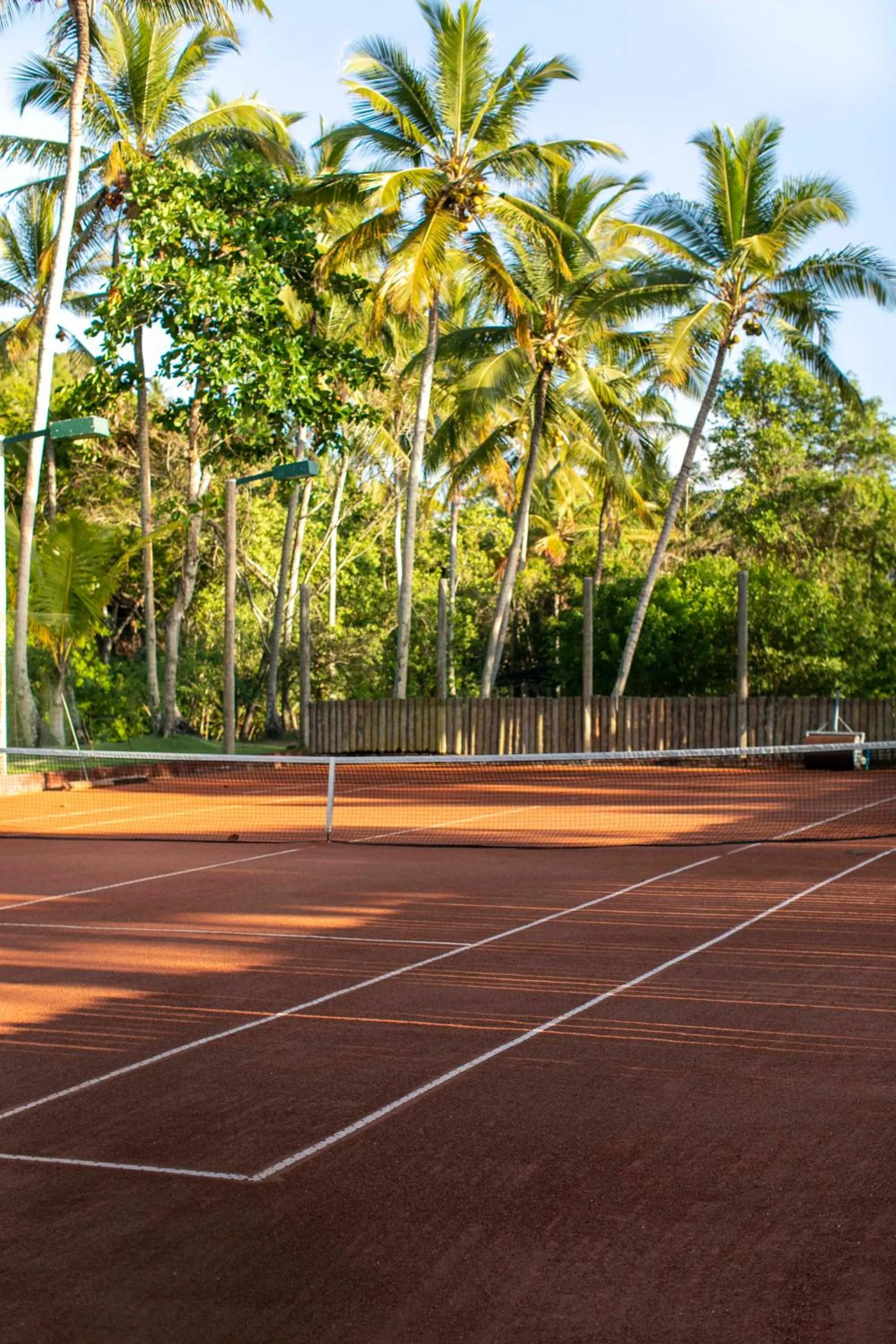 Tennis court in Kûara Hotel
