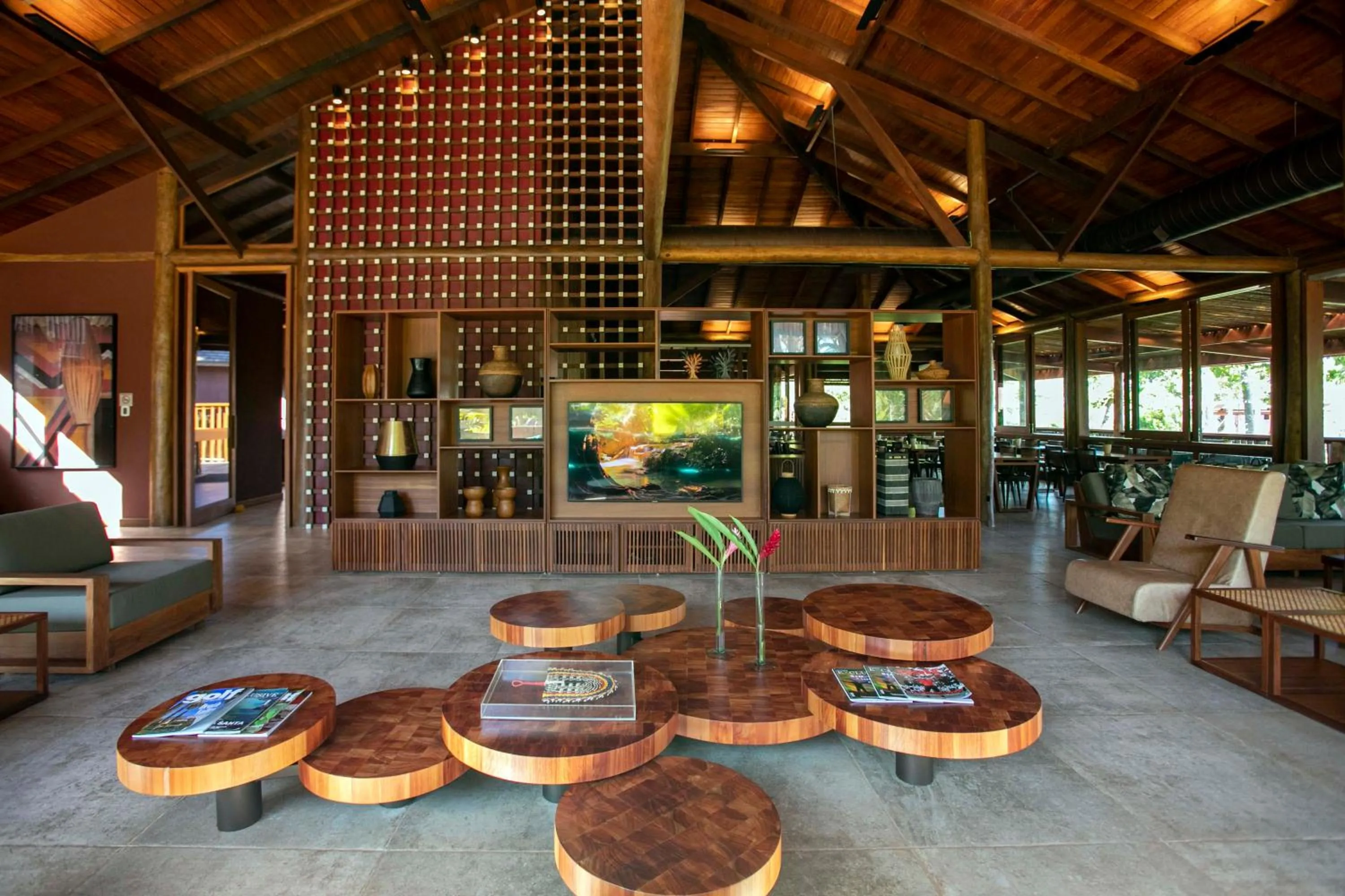 Communal lounge/ TV room in Kûara Hotel