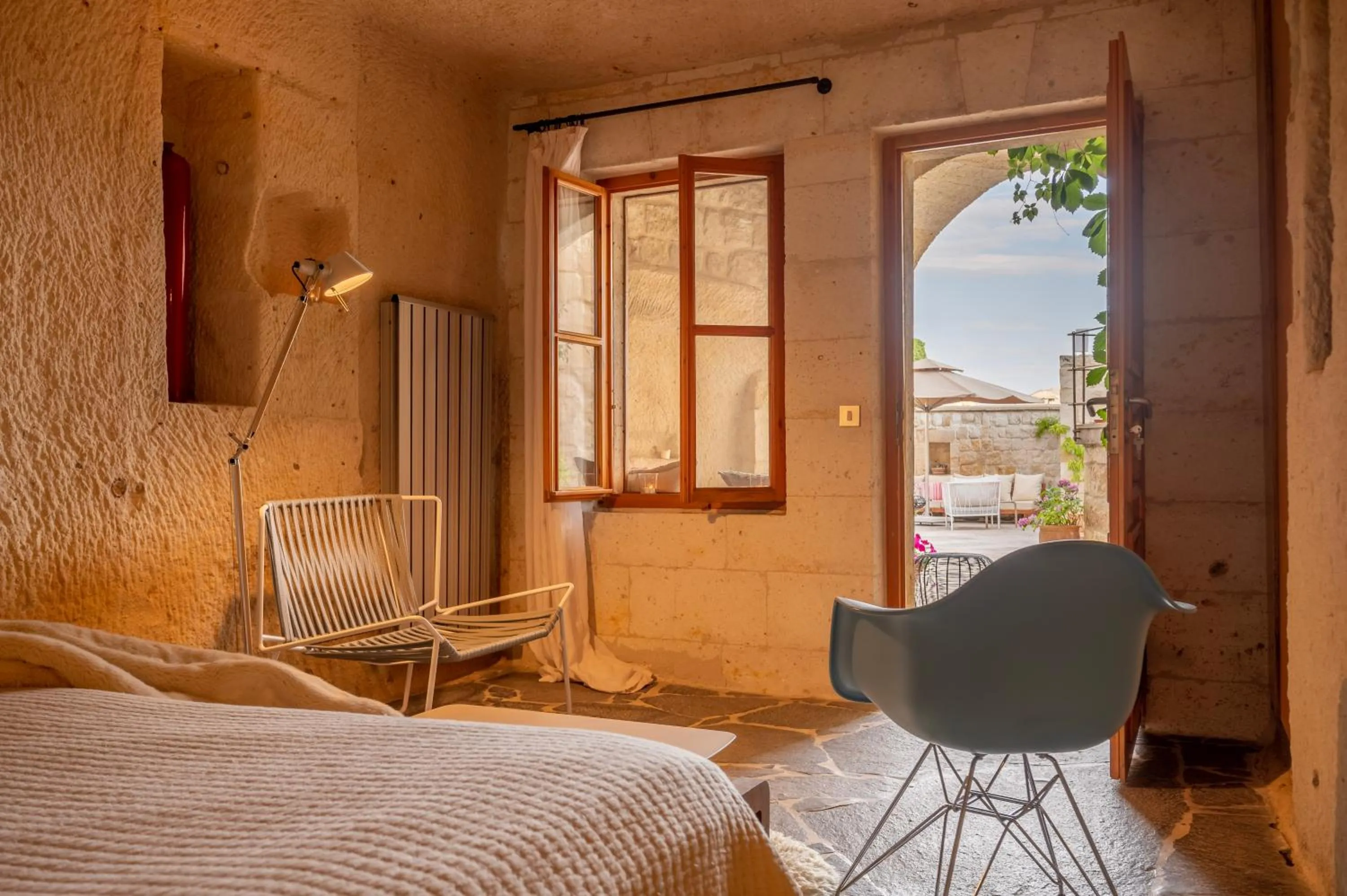 Photo of the whole room, Bed in Serinn House