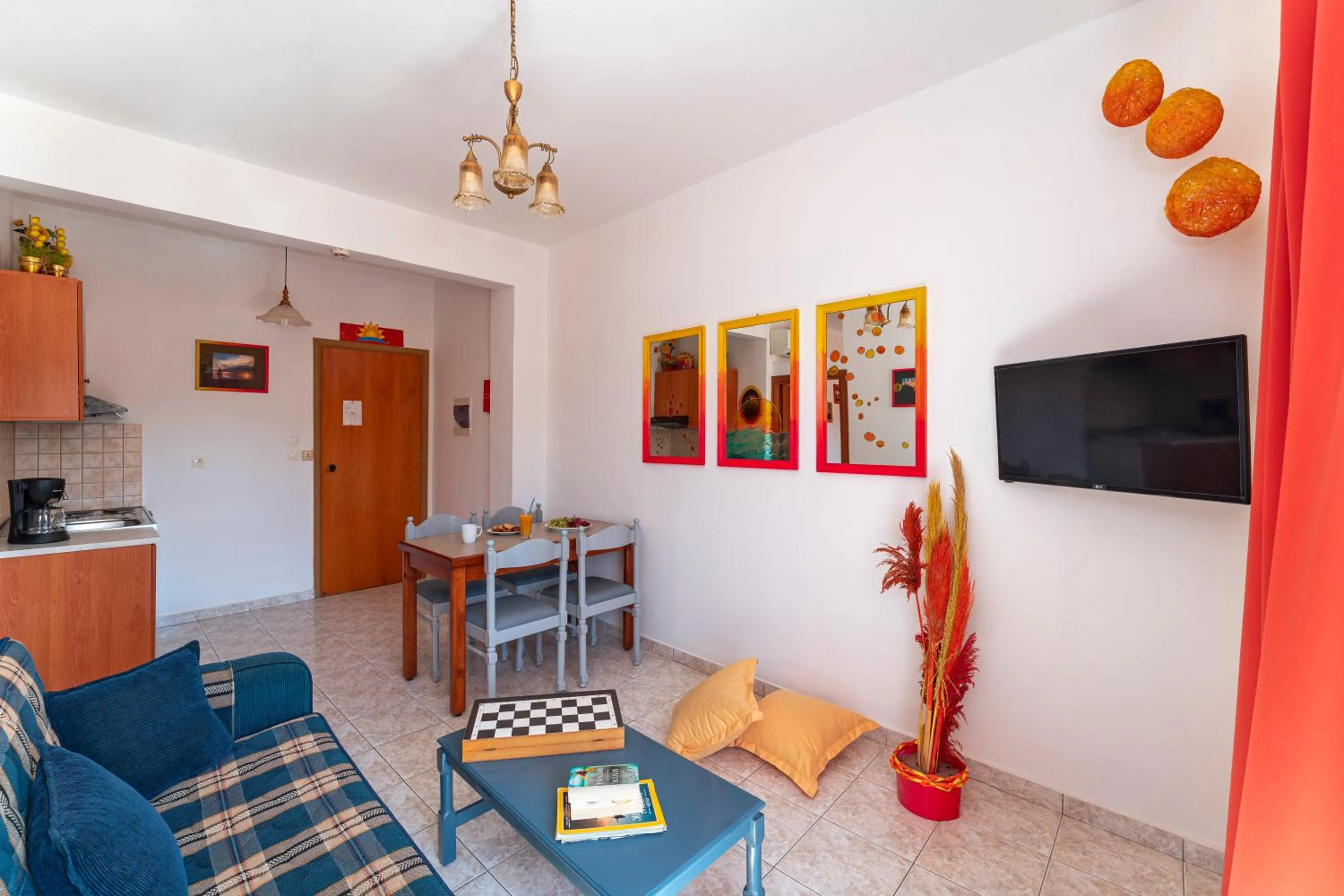 Living room in Arte Annapolis Inn