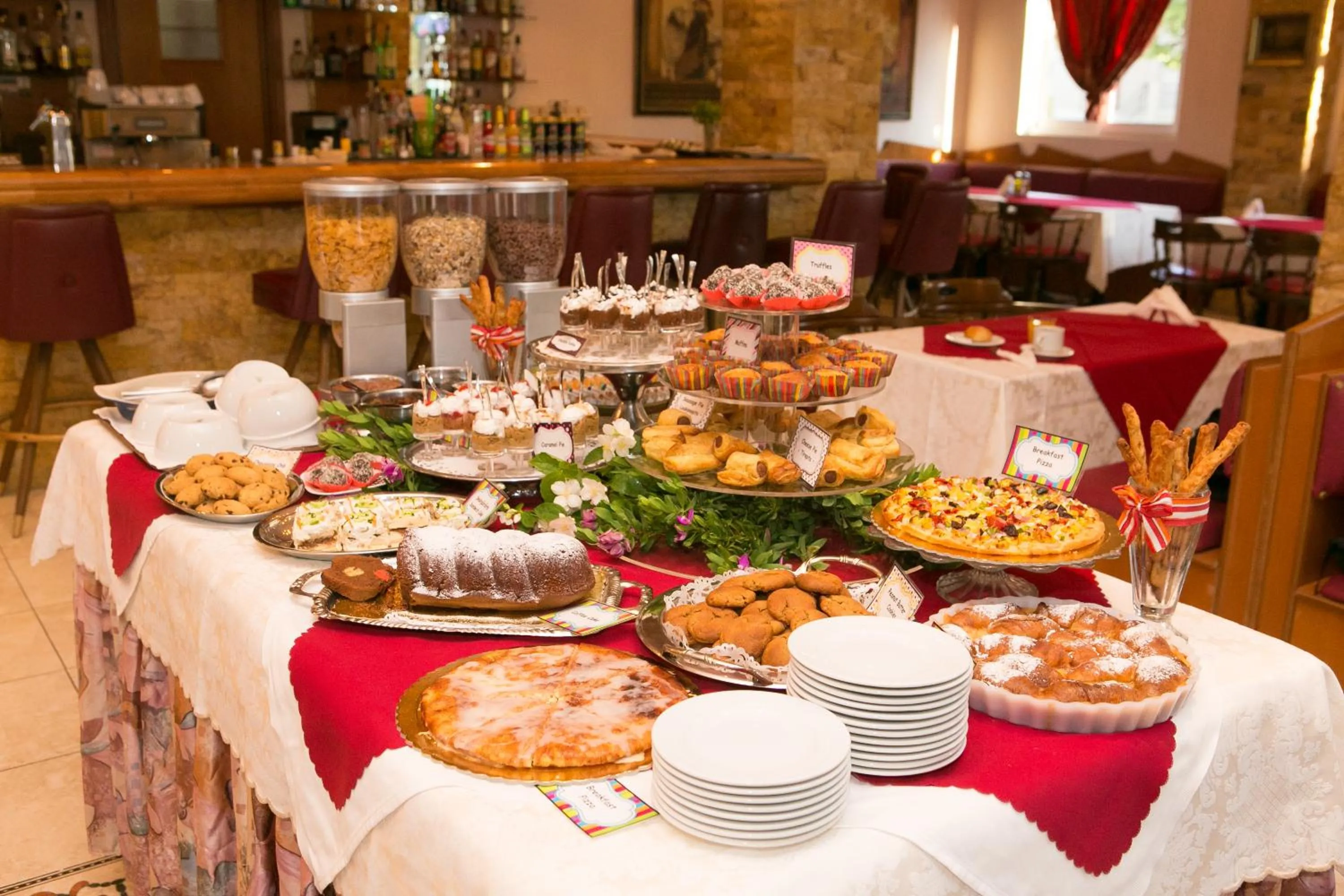 Breakfast in Arte Annapolis Inn