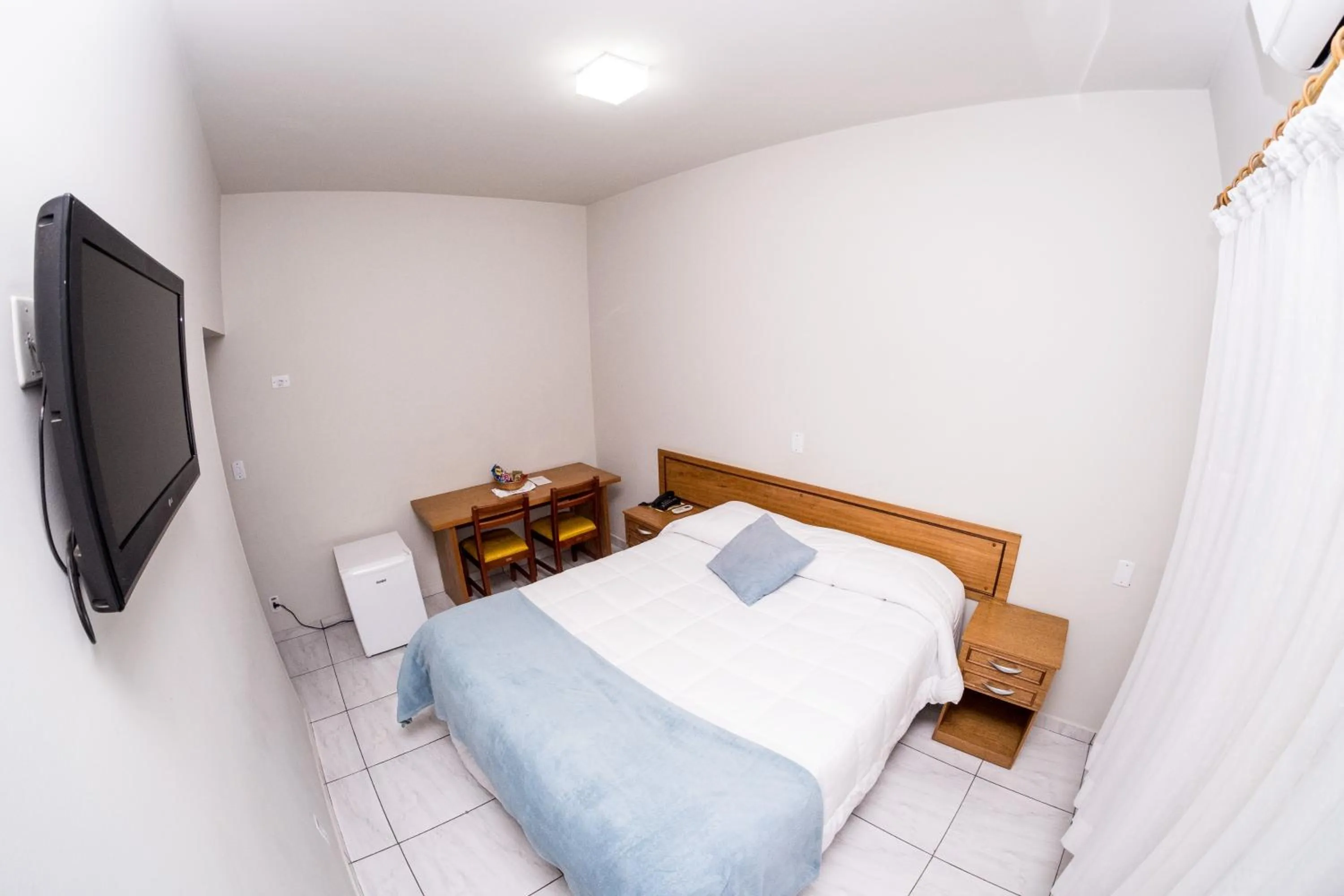 Bed in Santa Rosa Hotel