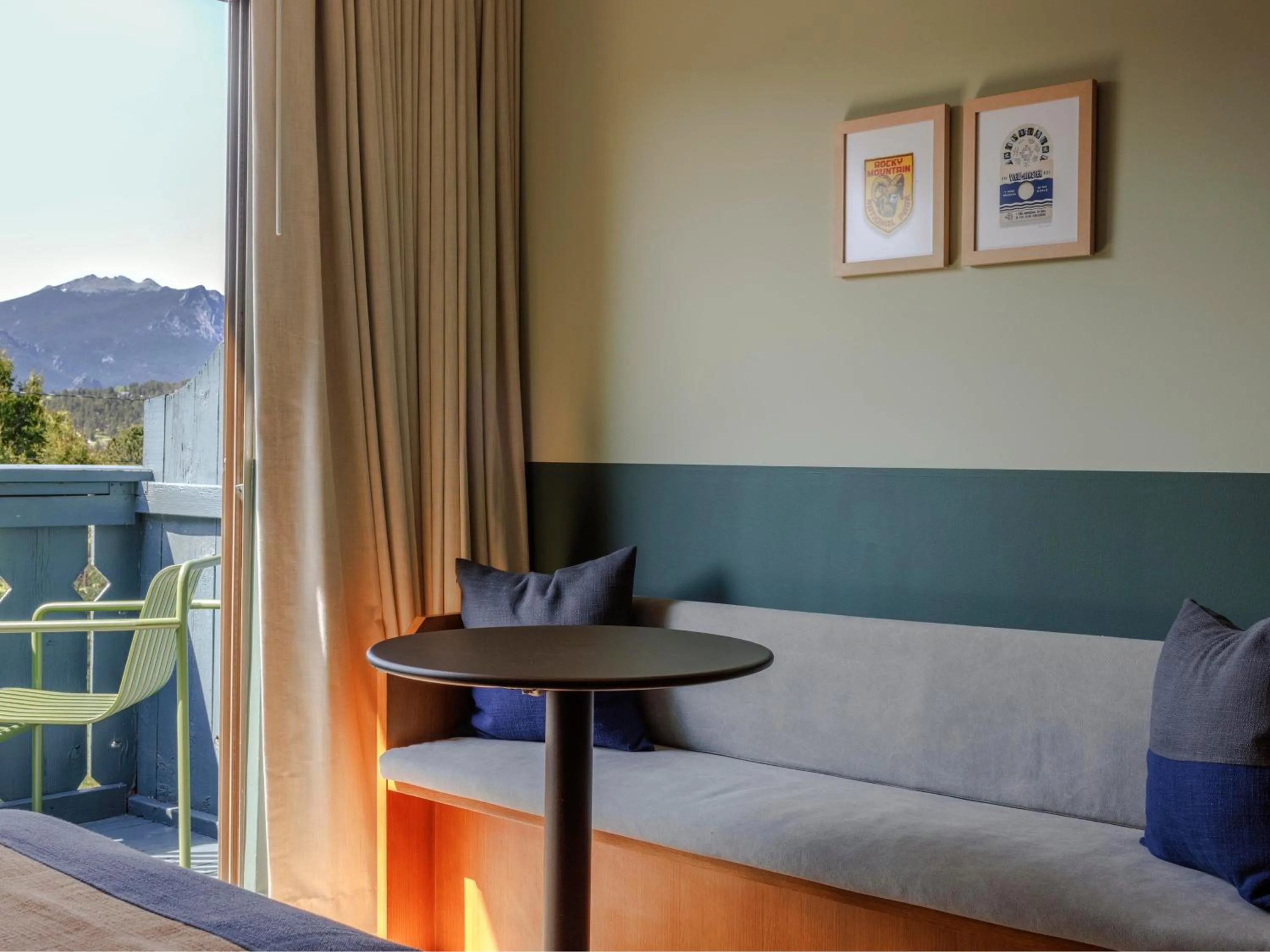 Rocky Mountains Double Queen in Trailborn Rocky Mountains Outpost