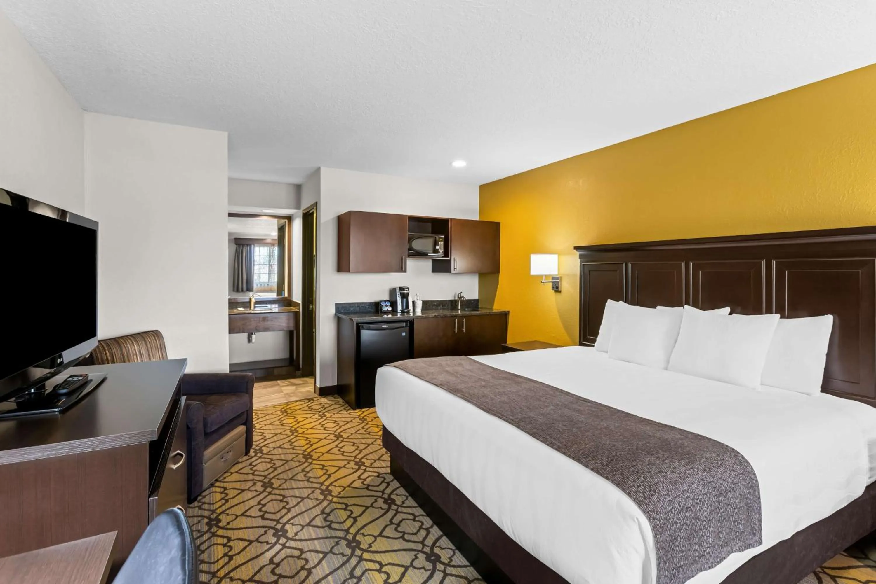 Bedroom, Bed in Best Western of Harbor Springs