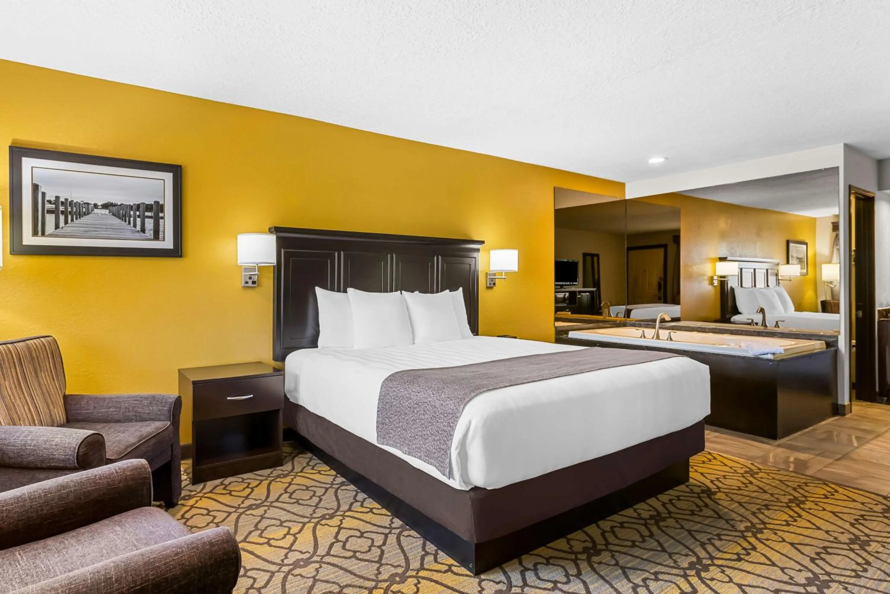 Bedroom, Bed in Best Western of Harbor Springs