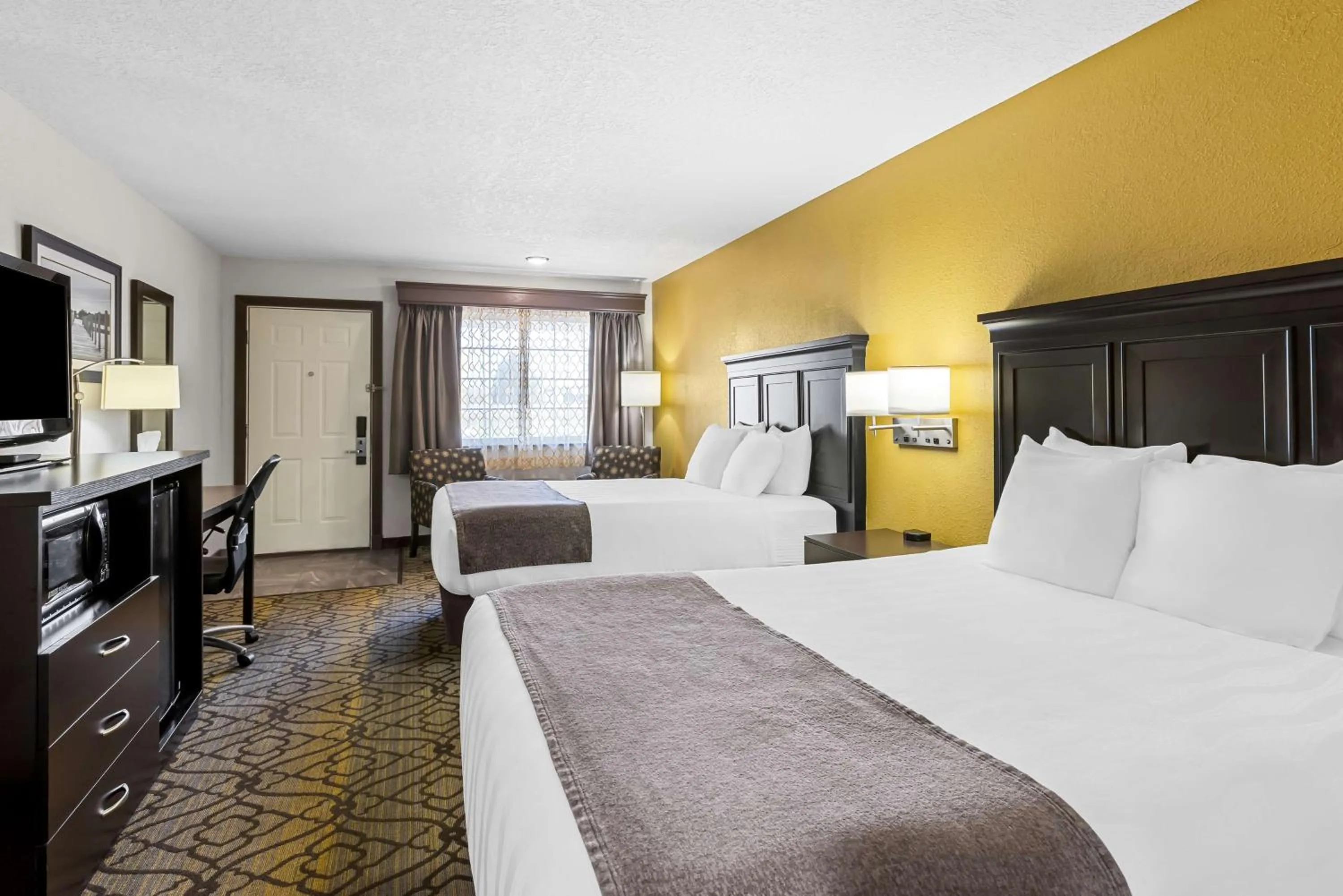 Bedroom, Bed in Best Western of Harbor Springs