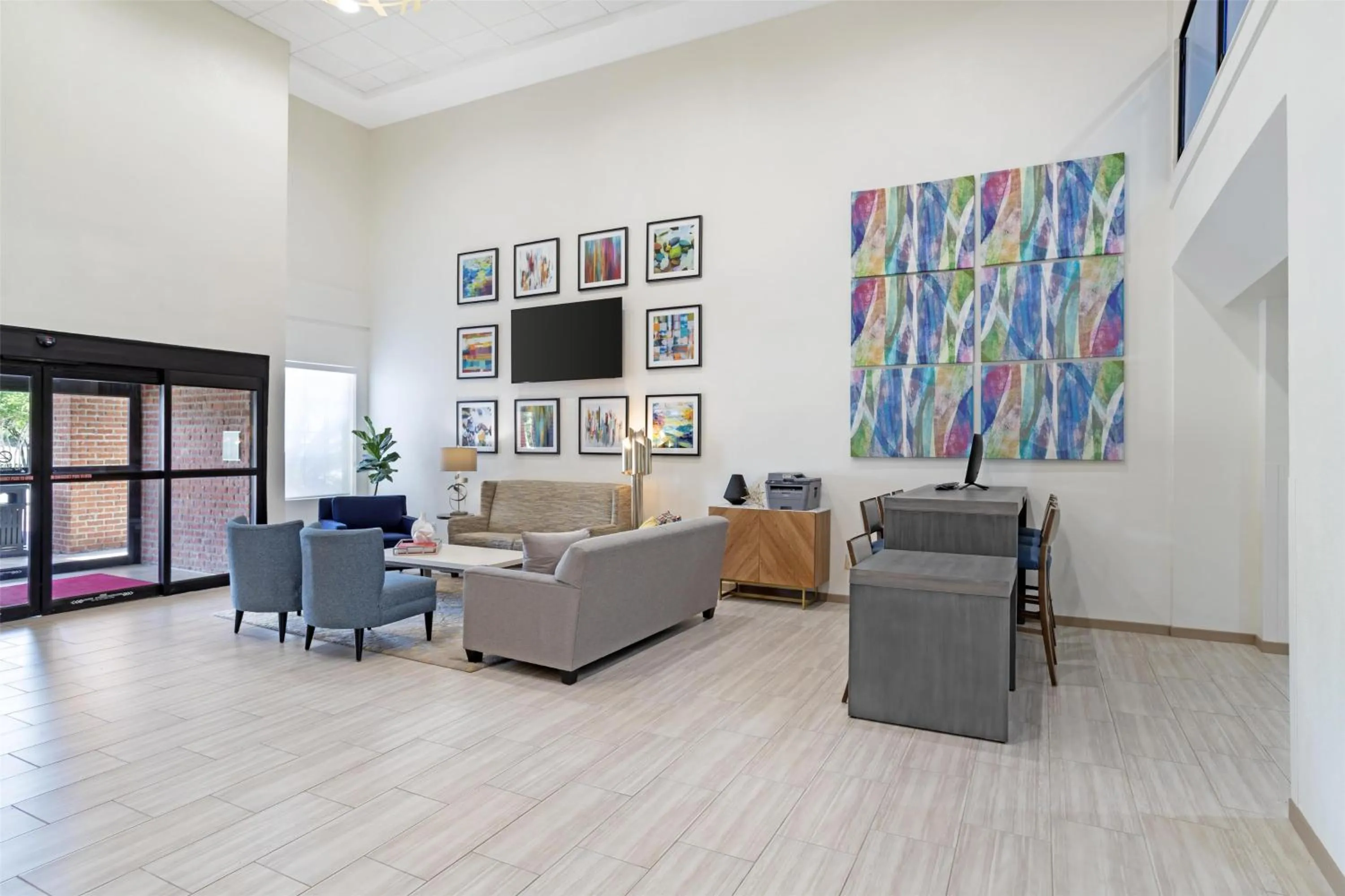 Lobby or reception in Best Western Plus Executive Hotel & Suites