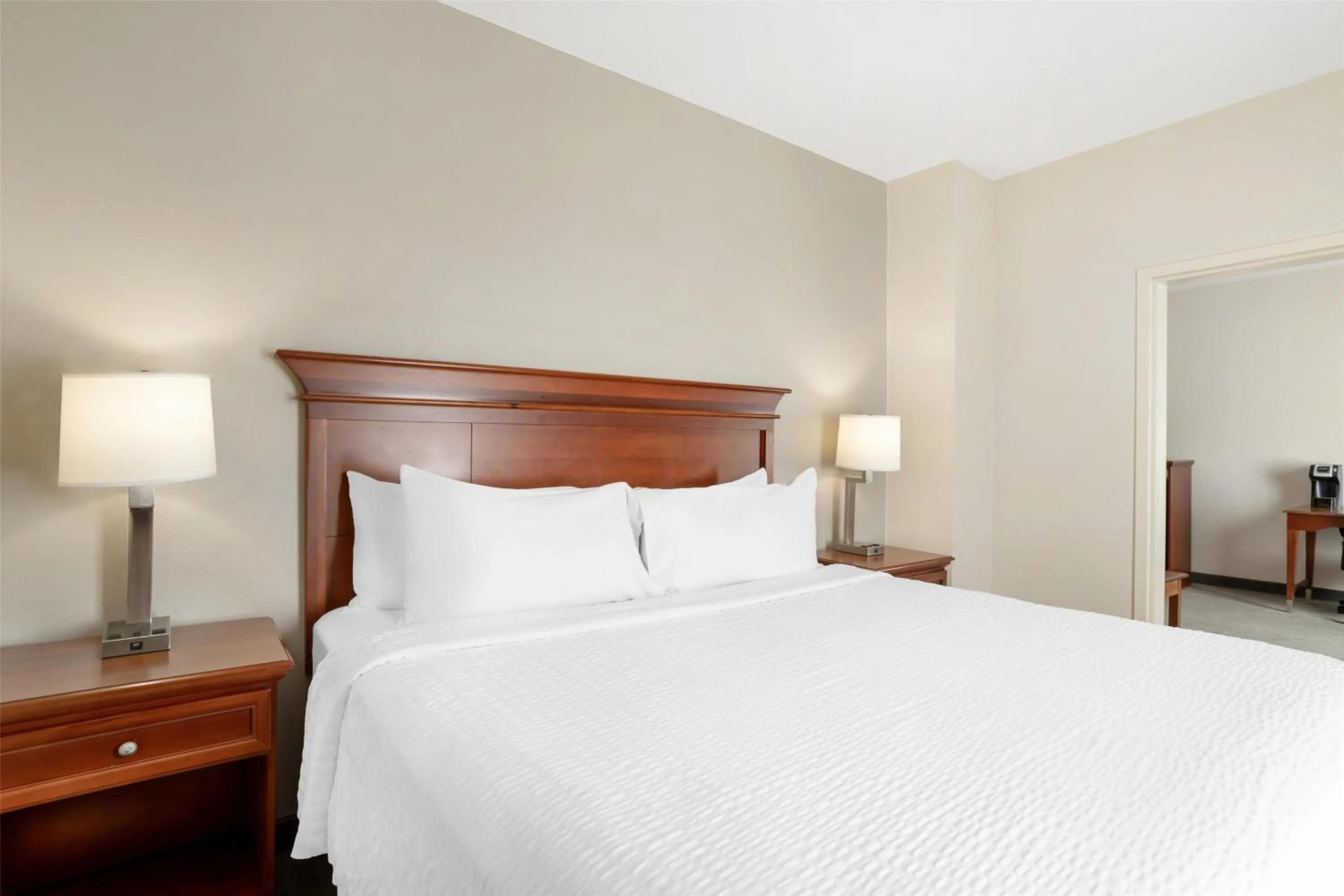 Photo of the whole room, Bed in Best Western Plus Executive Hotel & Suites