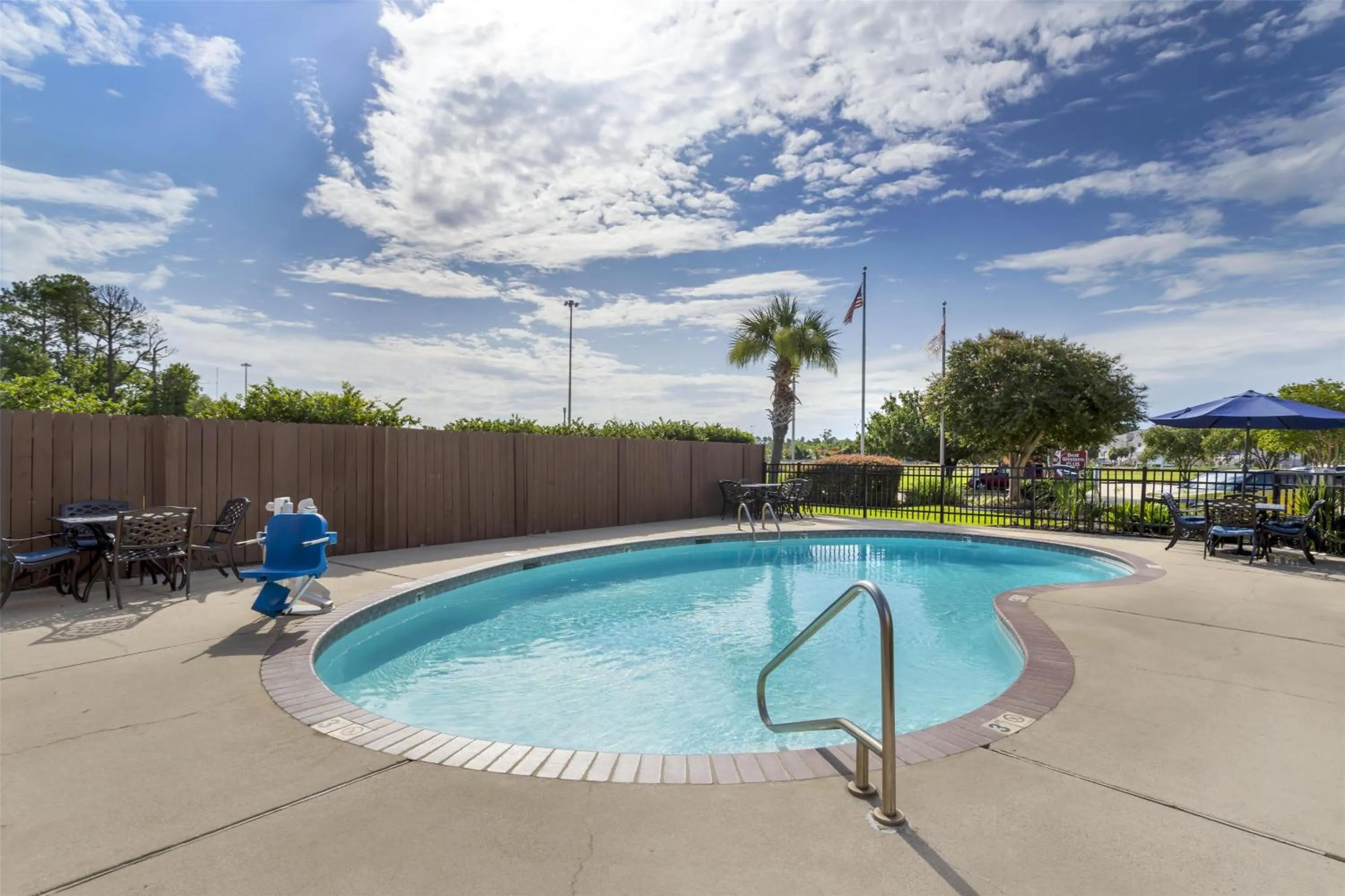 Pool view in Best Western Plus Executive Hotel & Suites
