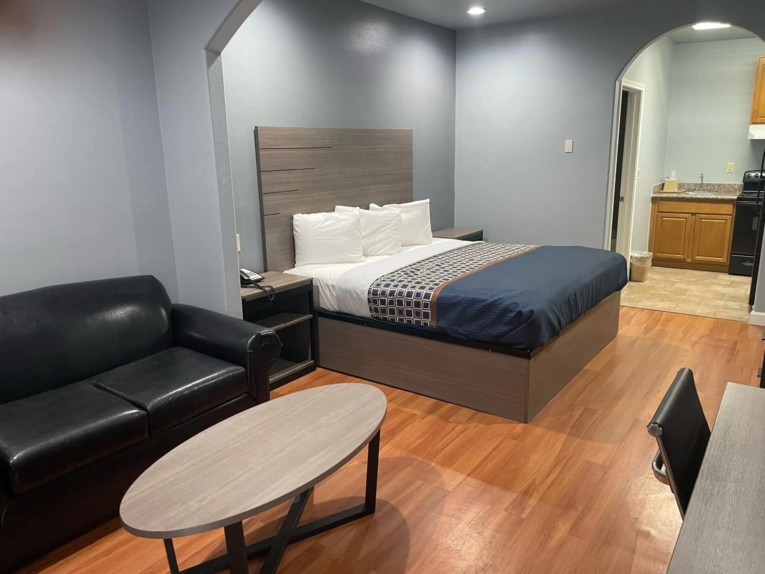 Bed in Palace Inn - Baytown I-10