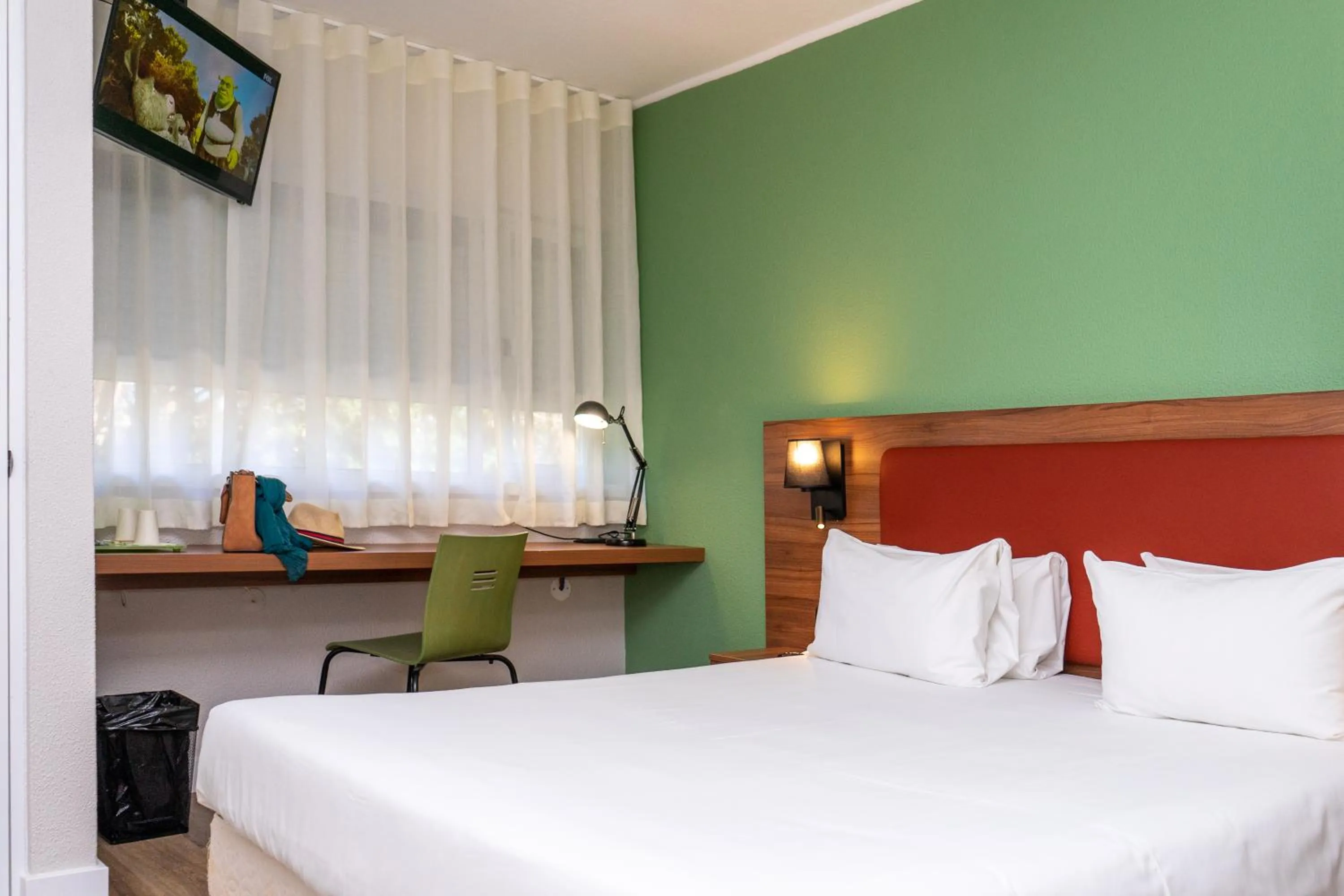 Decorative detail, Bed in Campanile Setubal - Lisboa Sul