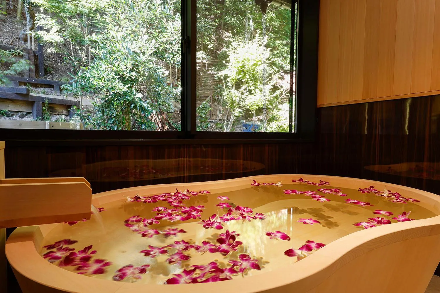 Yuraku Kinosaki Spa & Gardens