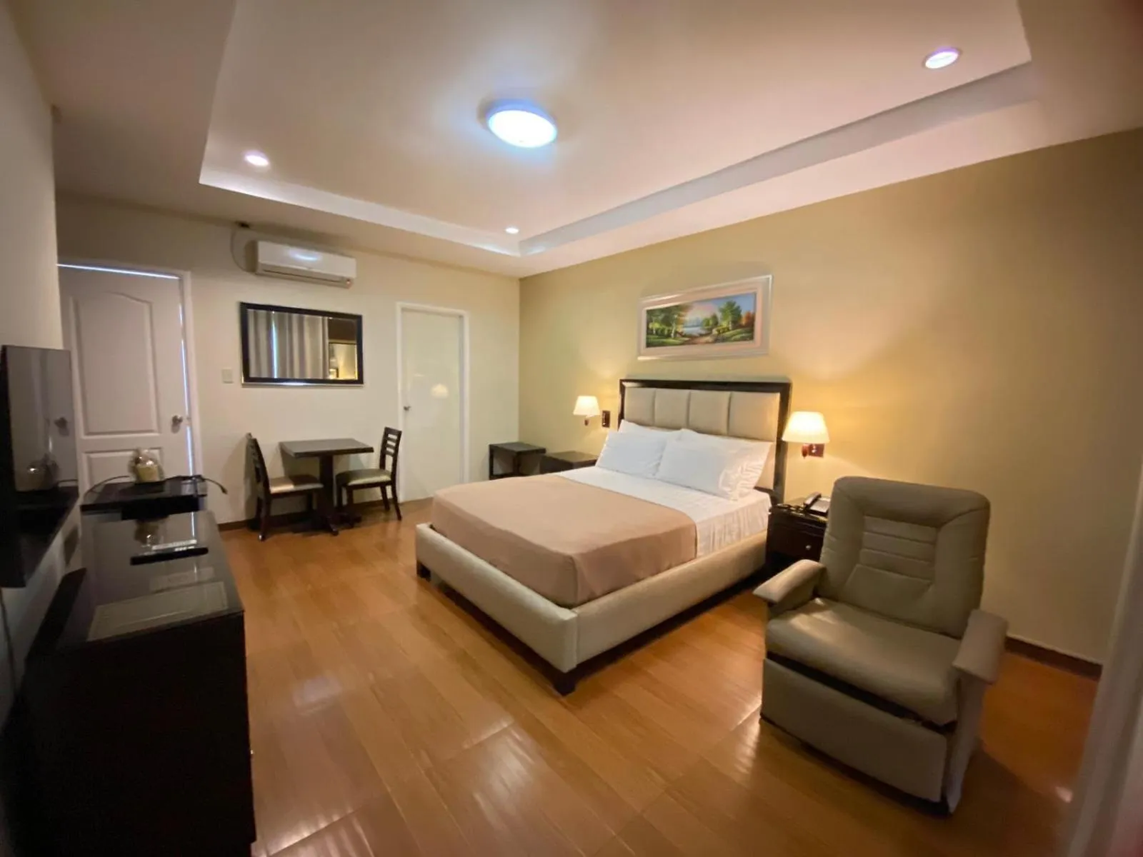 Bedroom, Bed in Prism Hotel