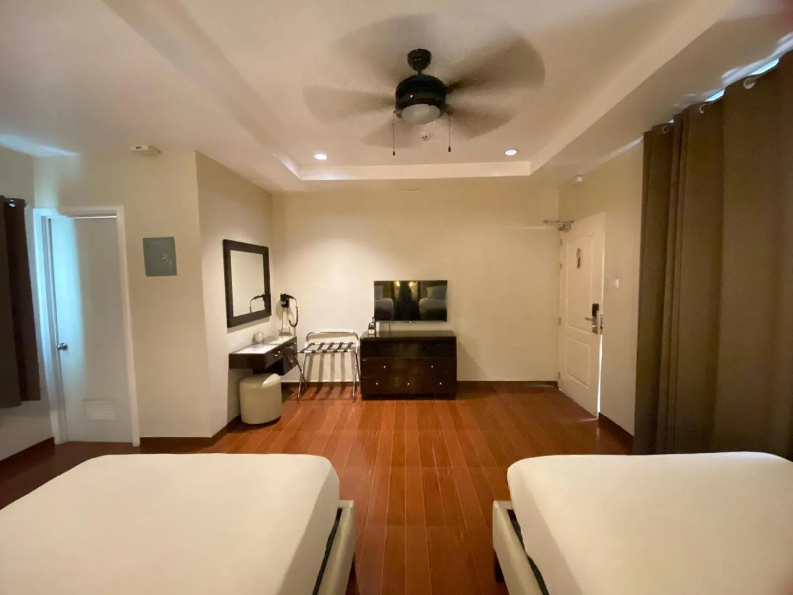 Bedroom, Bed in Prism Hotel