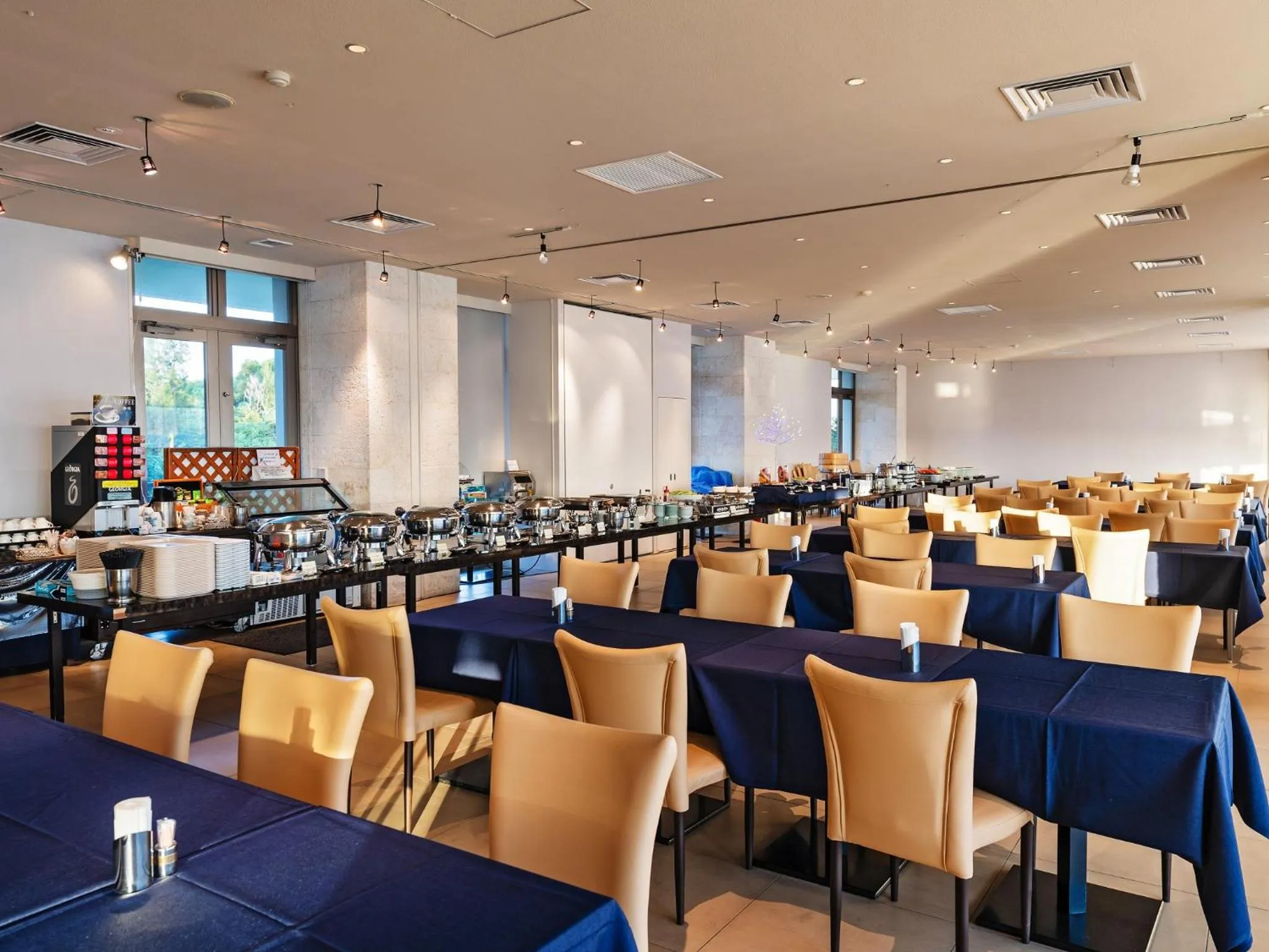 Restaurant/places to eat in Hotel Resonex Nago