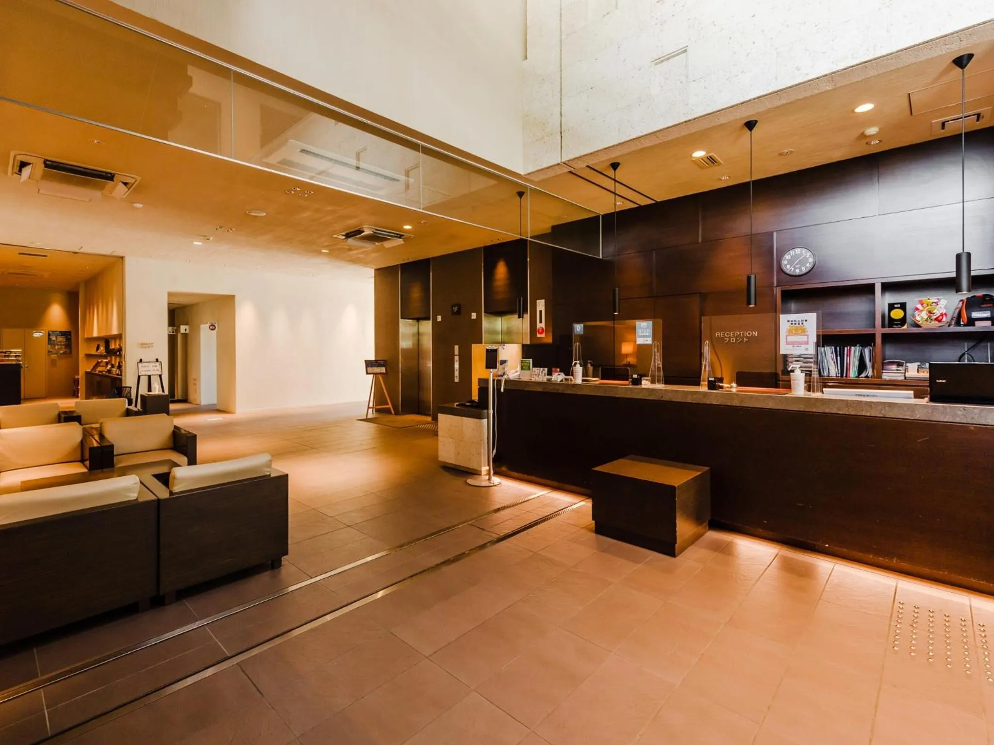 Lobby or reception in Hotel Resonex Nago