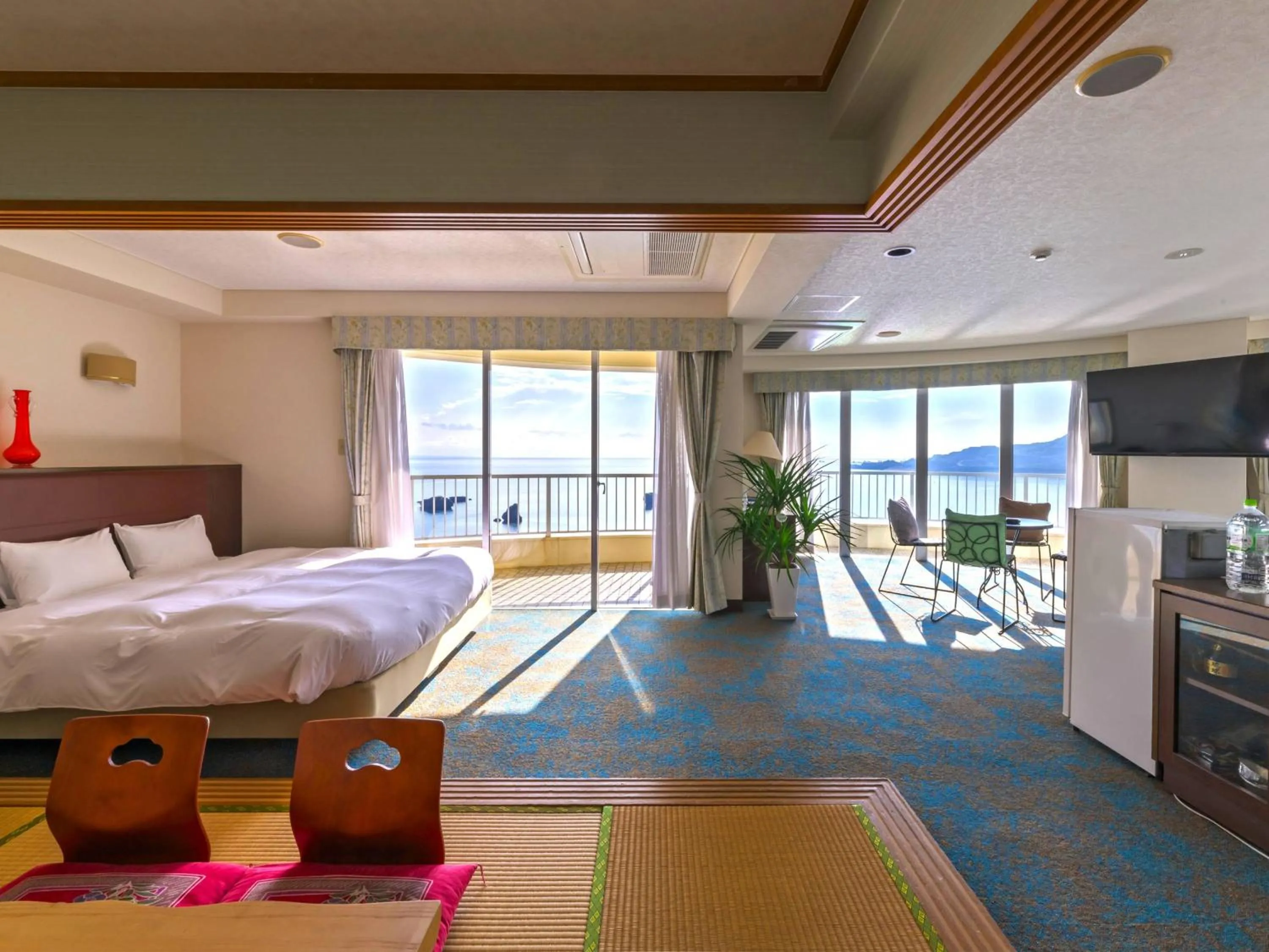 Photo of the whole room, Bed in Hotel Resonex Nago