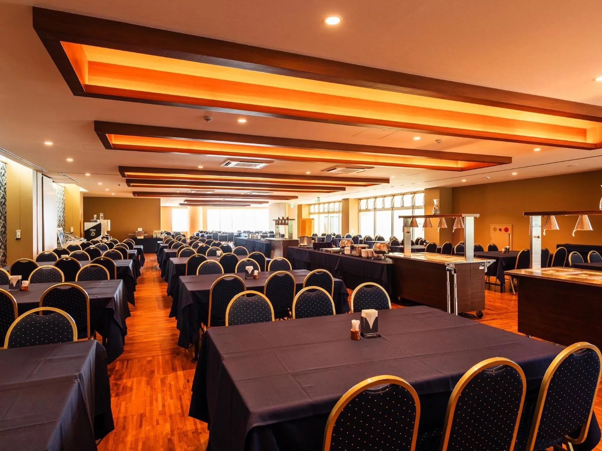 Restaurant/places to eat in Hotel Resonex Nago