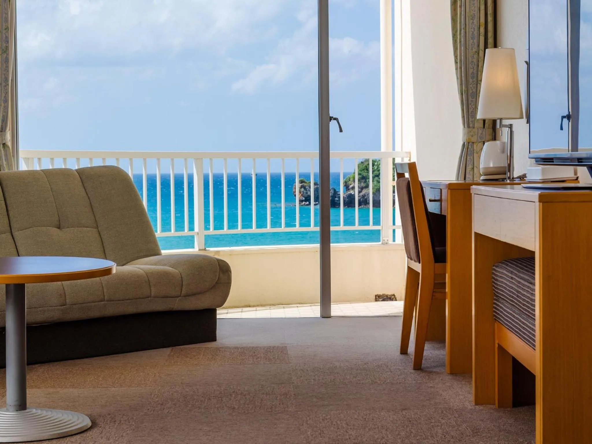 Photo of the whole room in Hotel Resonex Nago