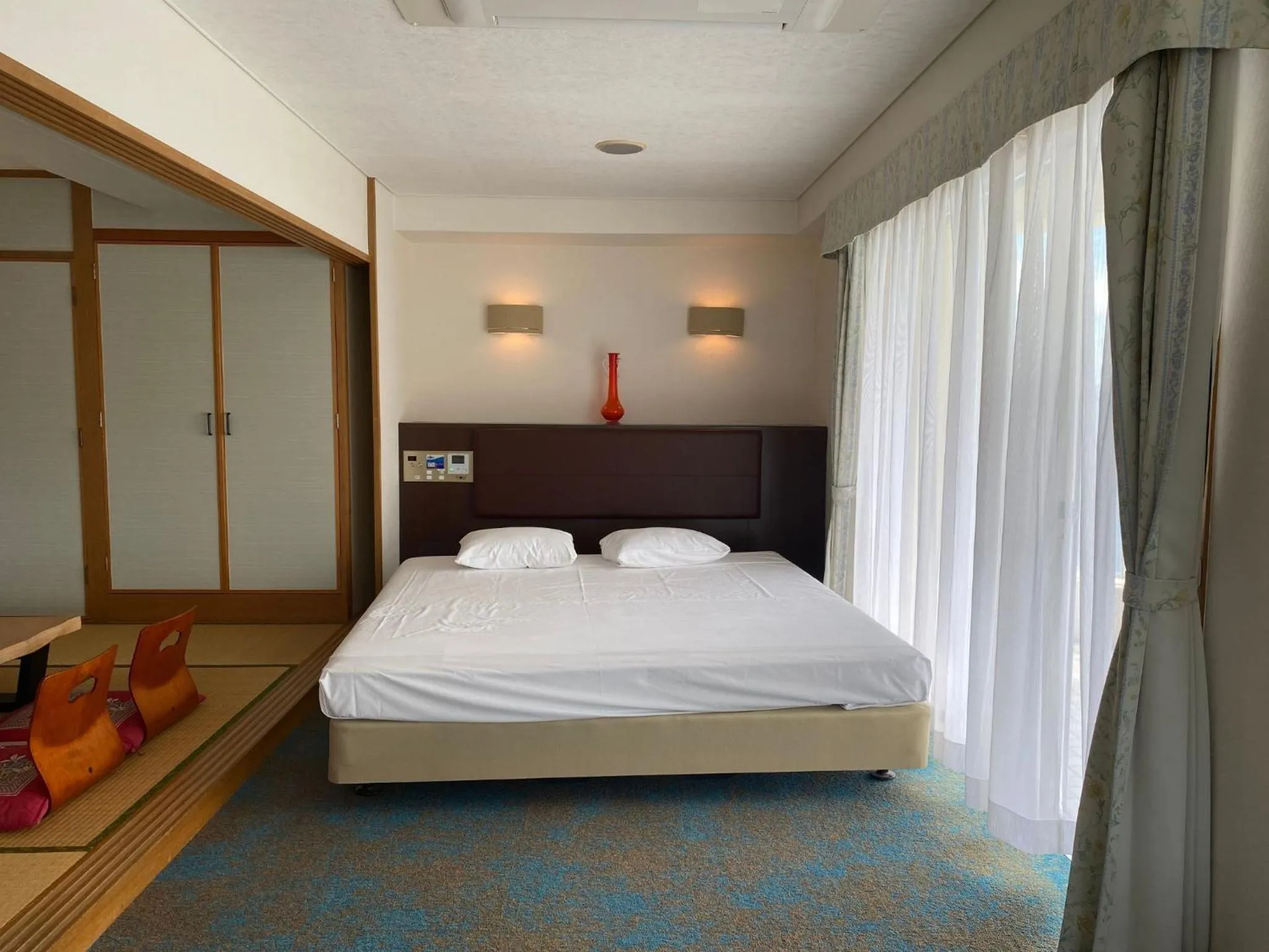 Bed in Hotel Resonex Nago