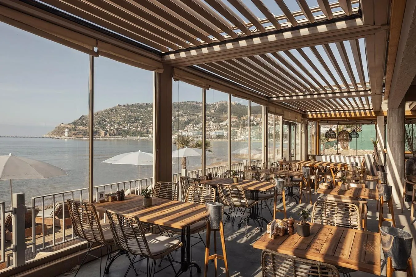 Restaurant/places to eat in Sun Hotel By En Vie Beach