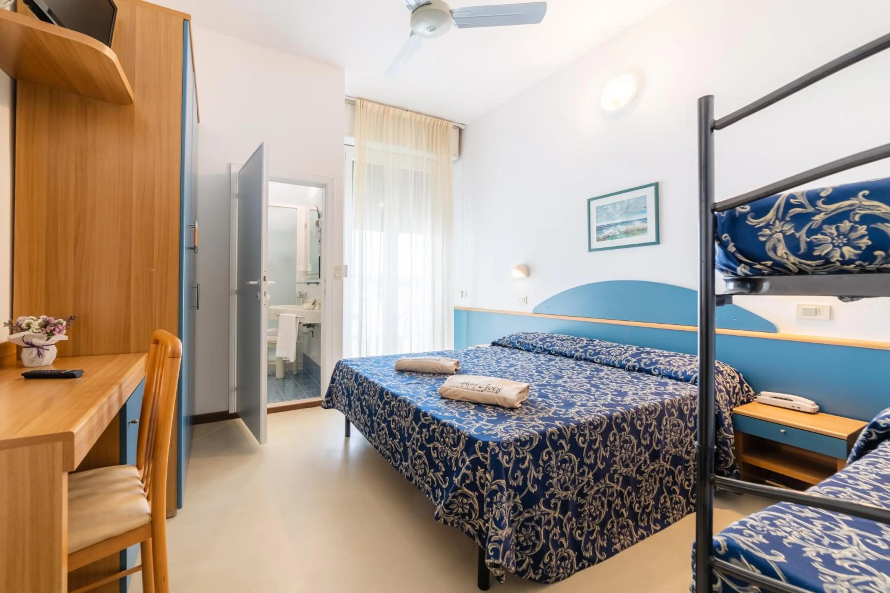 Photo of the whole room in Hotel Golf