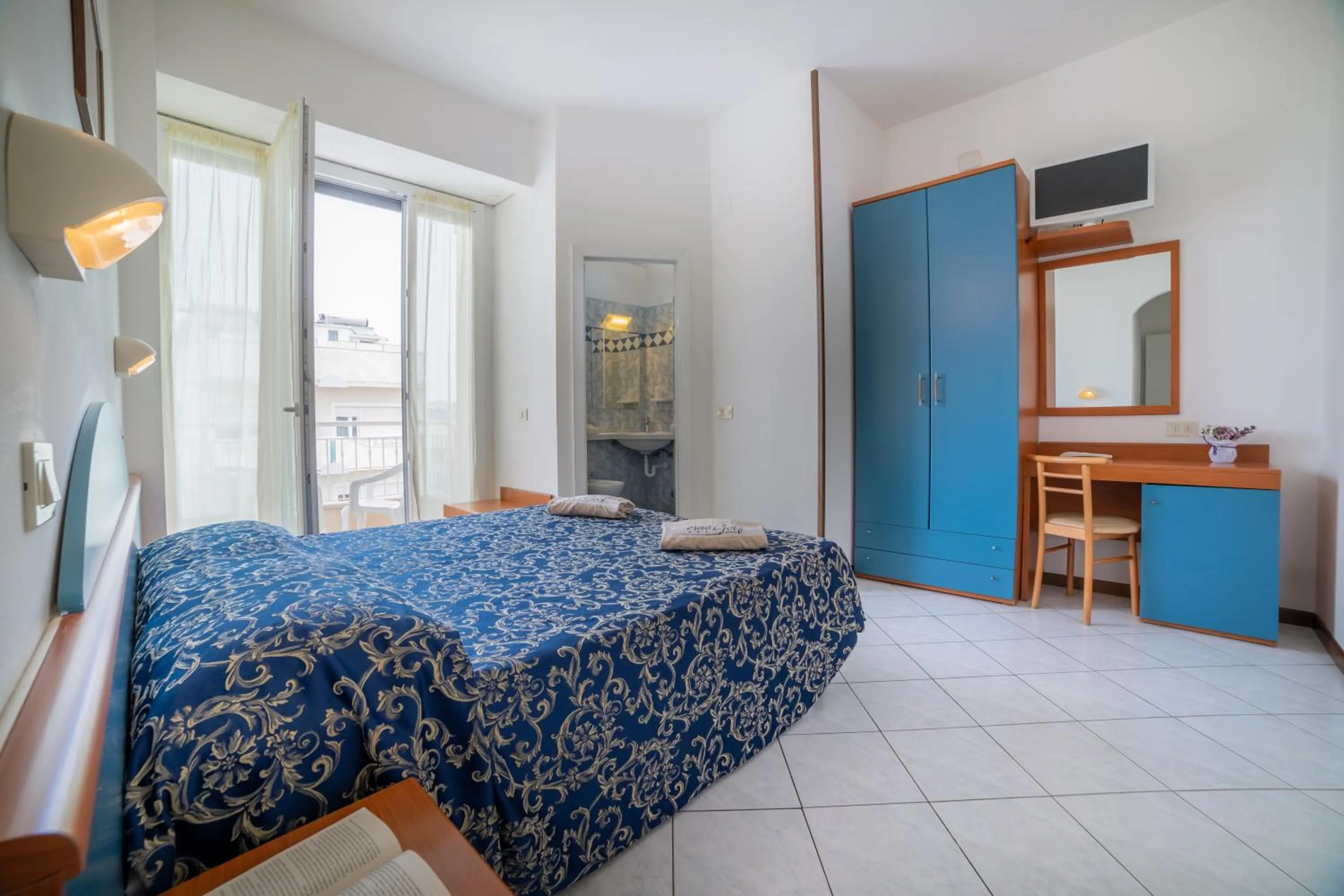 Photo of the whole room in Hotel Golf