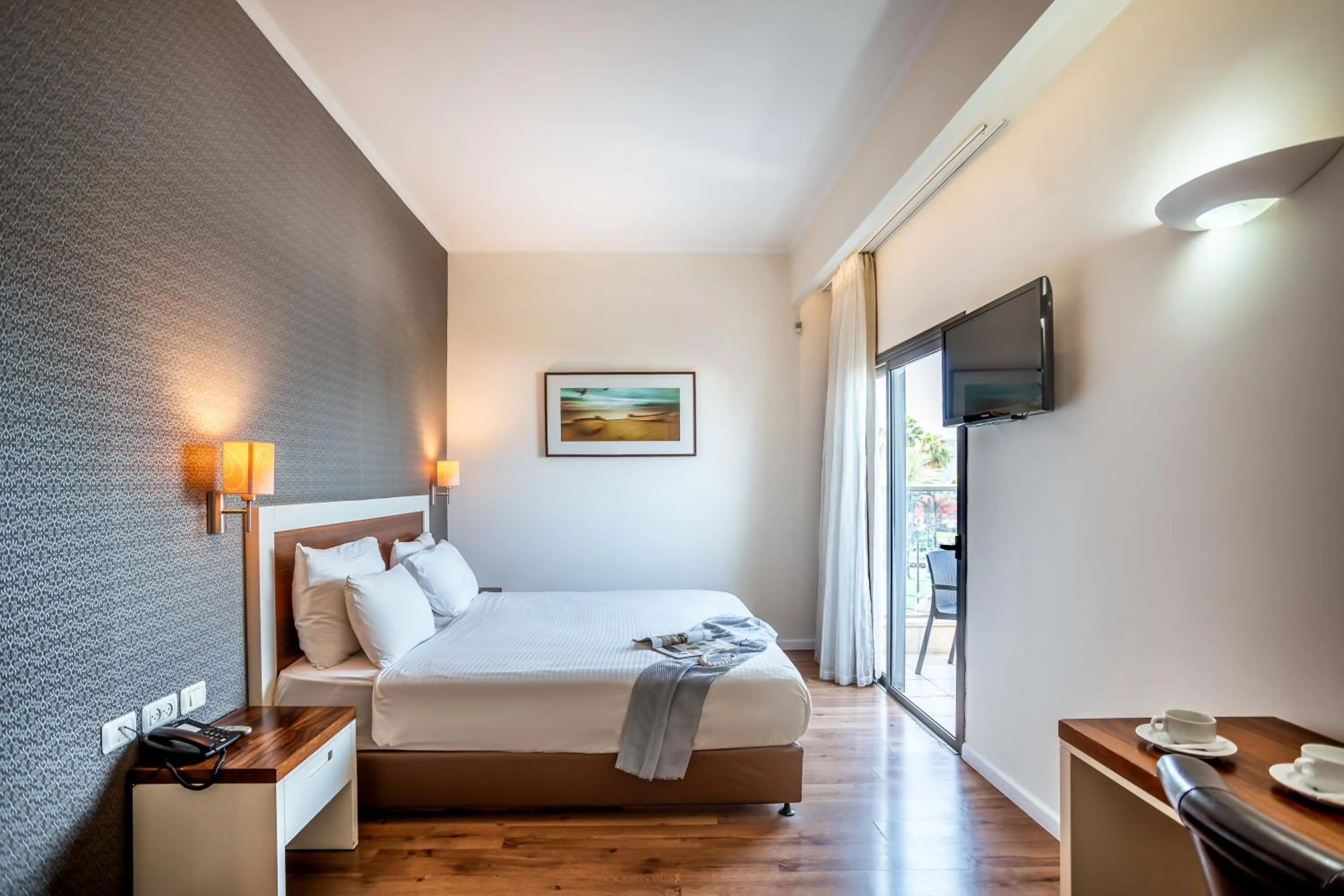 Bedroom, Bed in Emily's Hotel