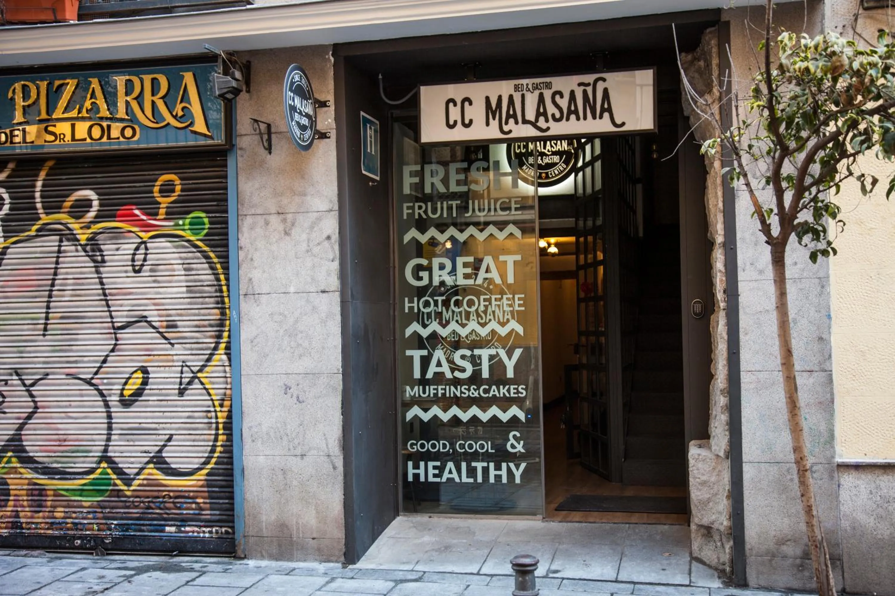 Facade/entrance in CC Malasaña