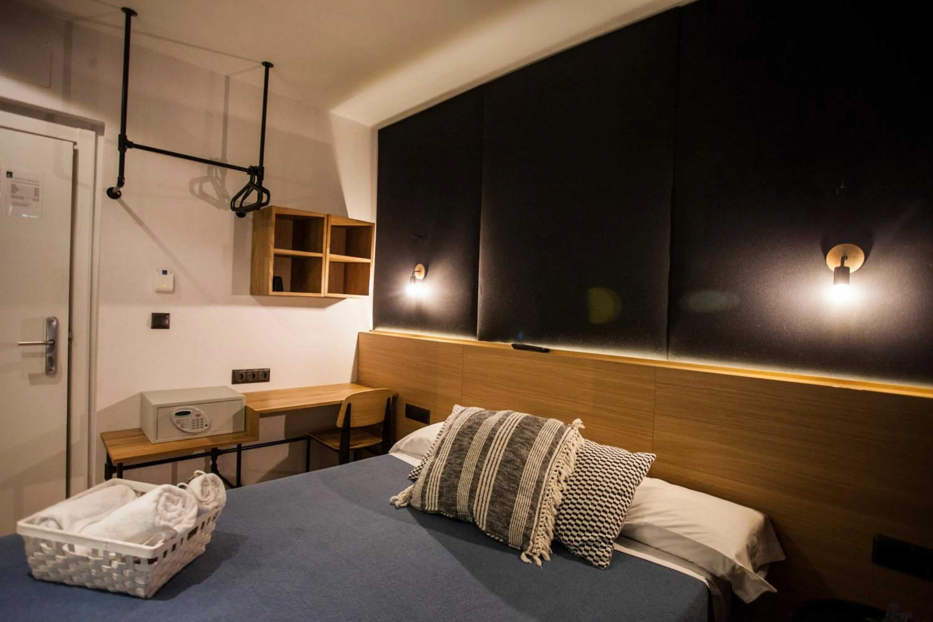 Decorative detail, Bed in CC Malasaña