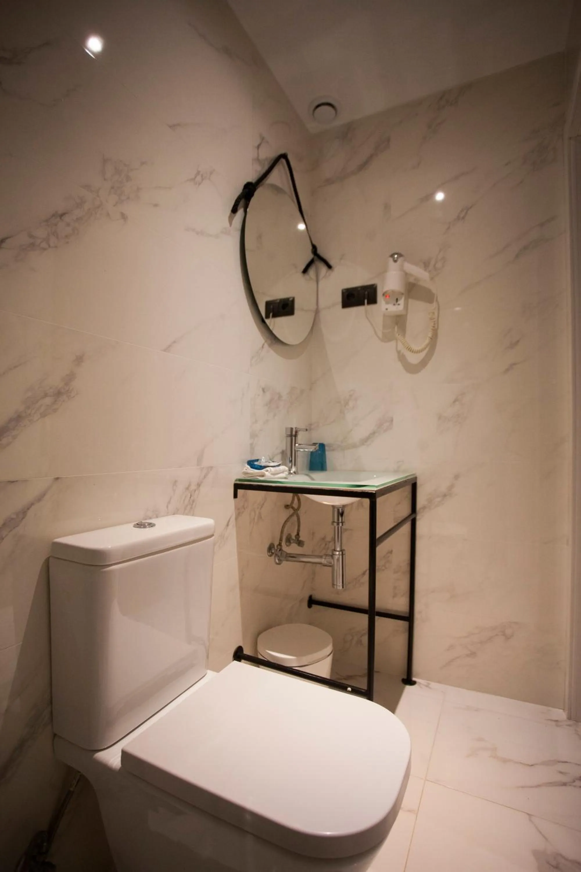 Bathroom in CC Malasaña