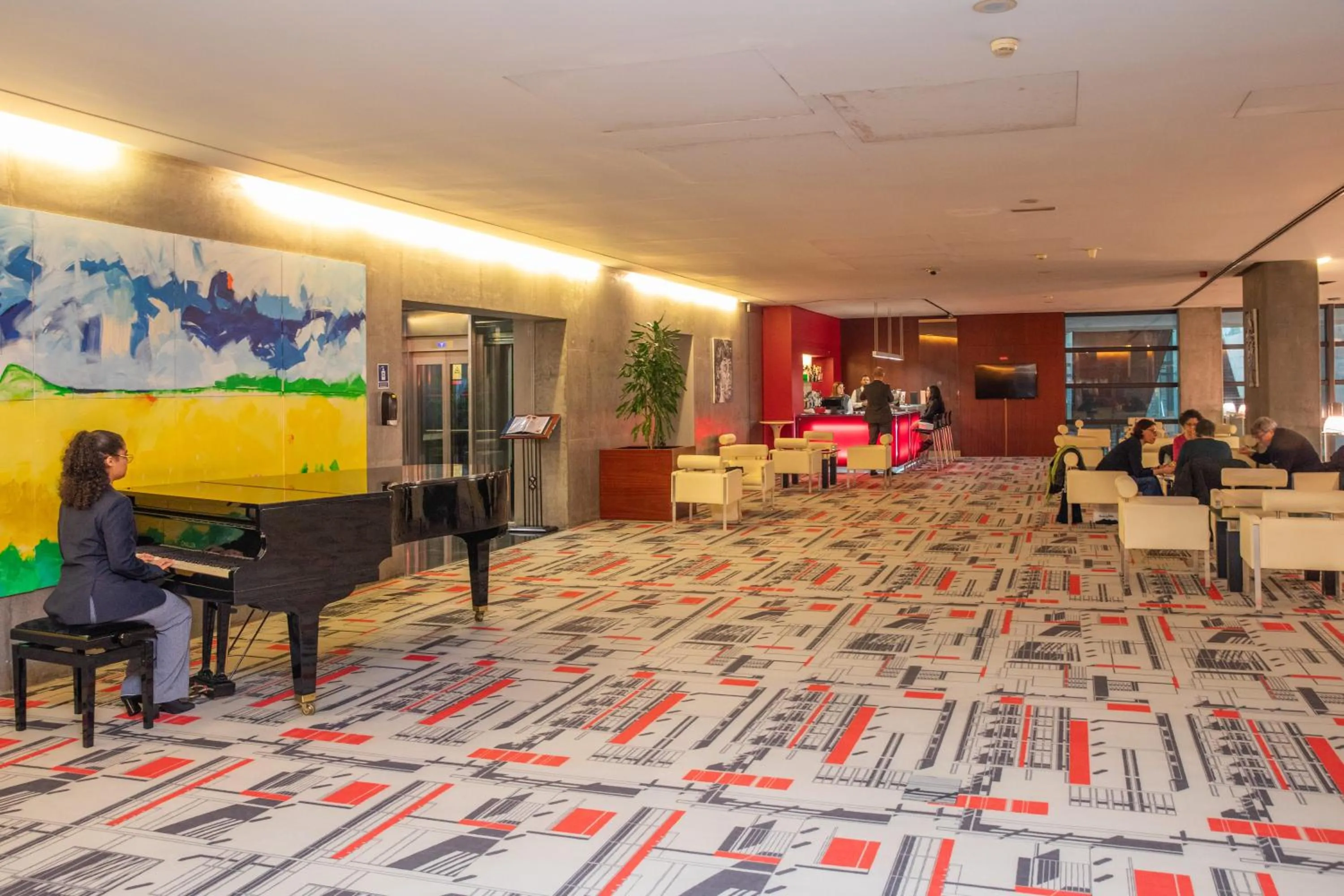 Lounge or bar in VIP Executive Arts Hotel