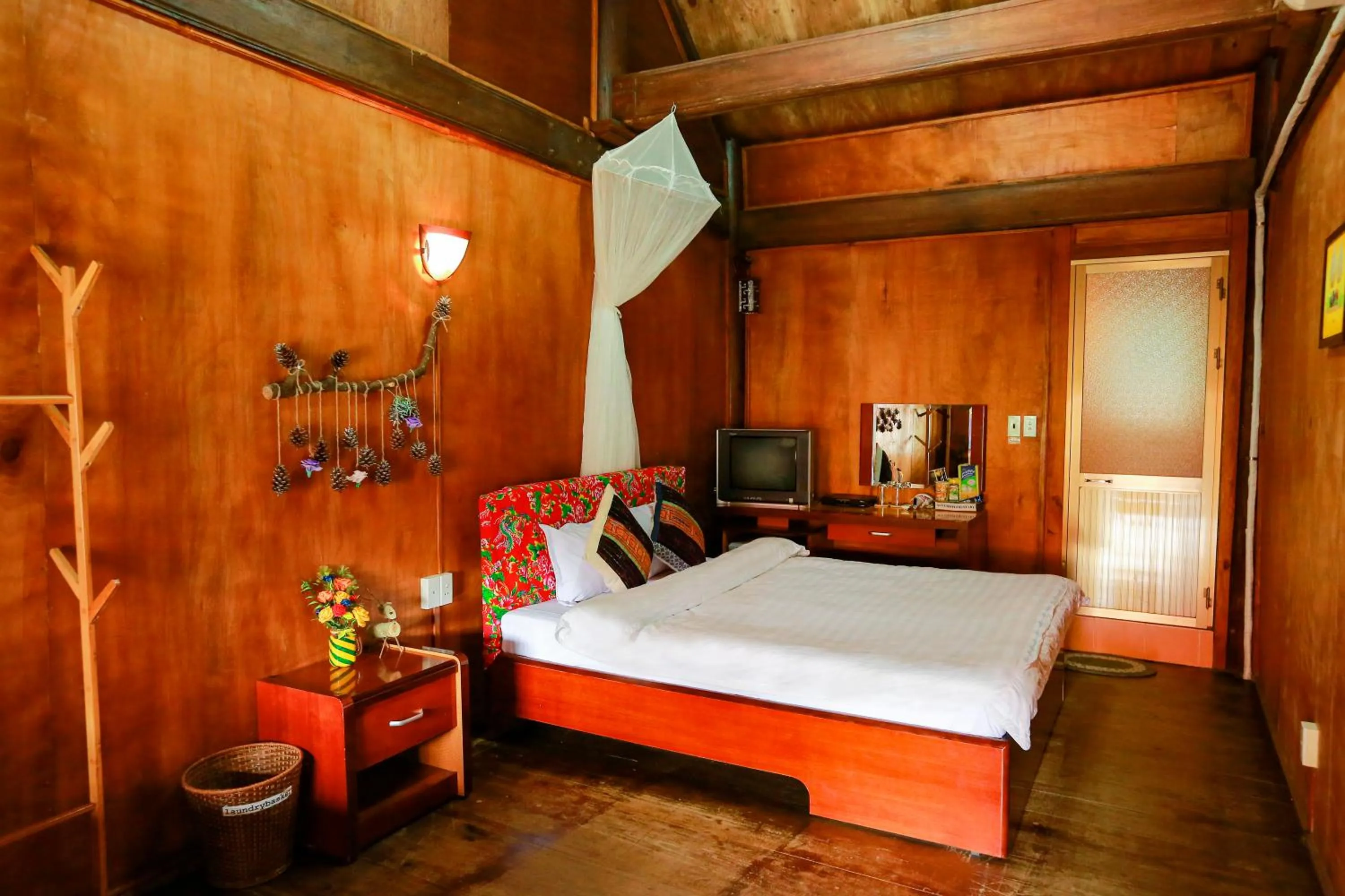Bed in Cat Ba Eco Lodge