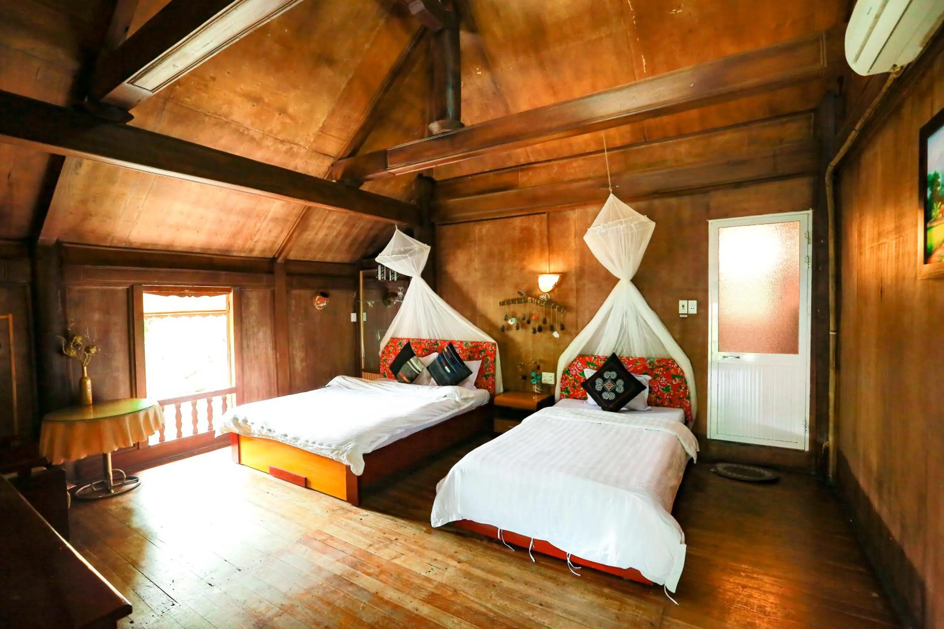 Bed in Cat Ba Eco Lodge