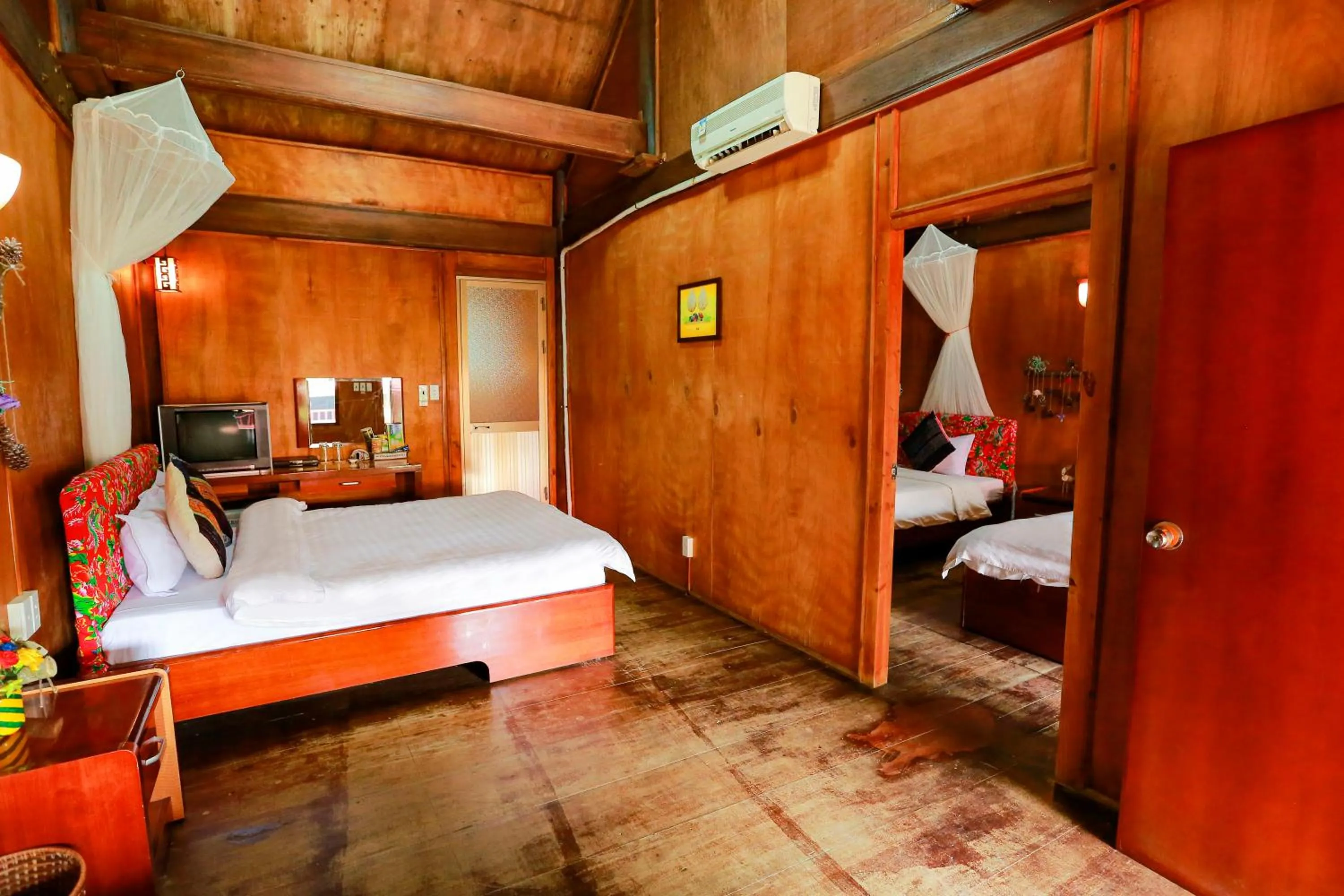 Bed in Cat Ba Eco Lodge