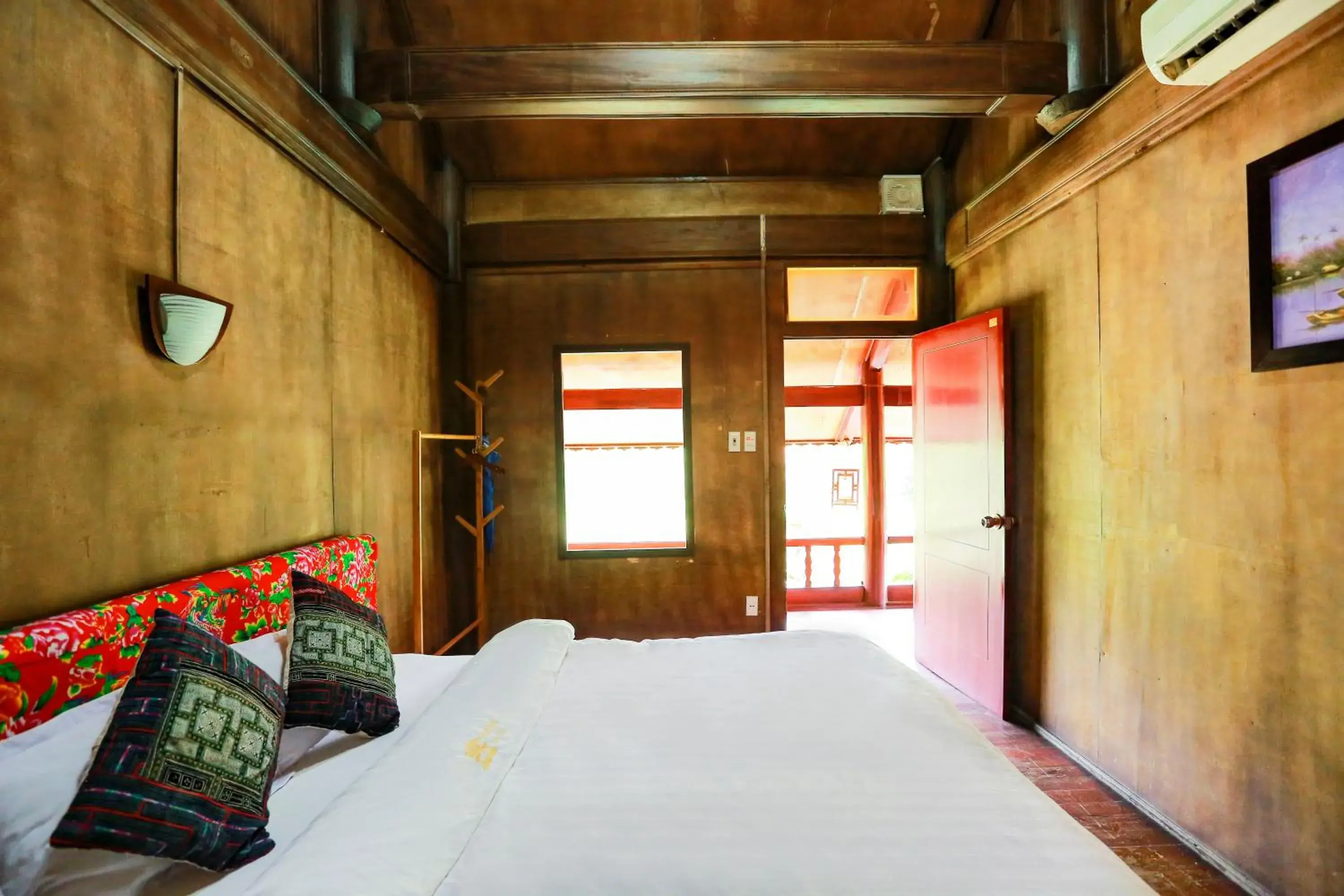 Deluxe Double Room - single occupancy in Cat Ba Eco Lodge Deluxe Double Room - single occupancy in Cat Ba Eco Lodge