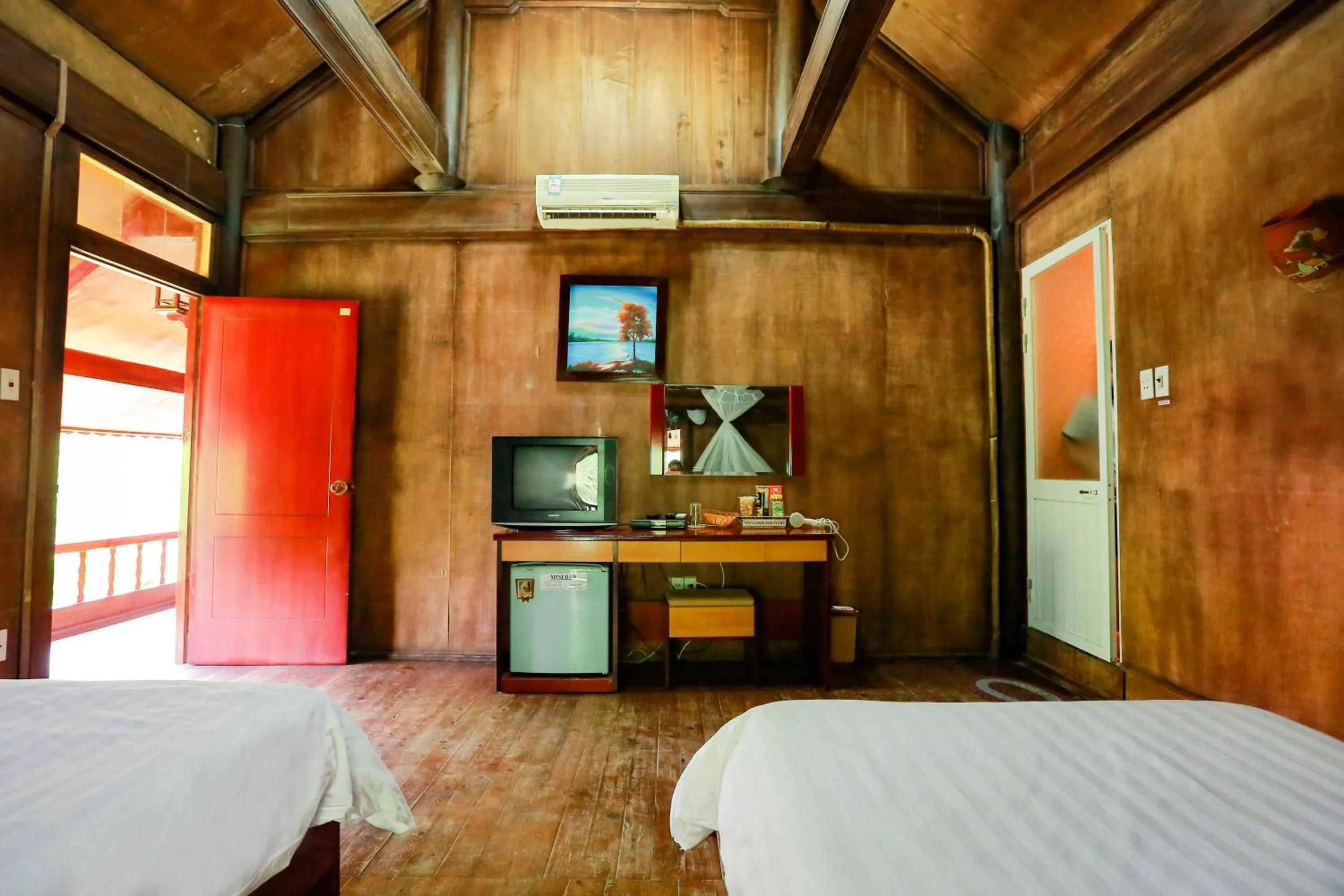 Bed in Cat Ba Eco Lodge