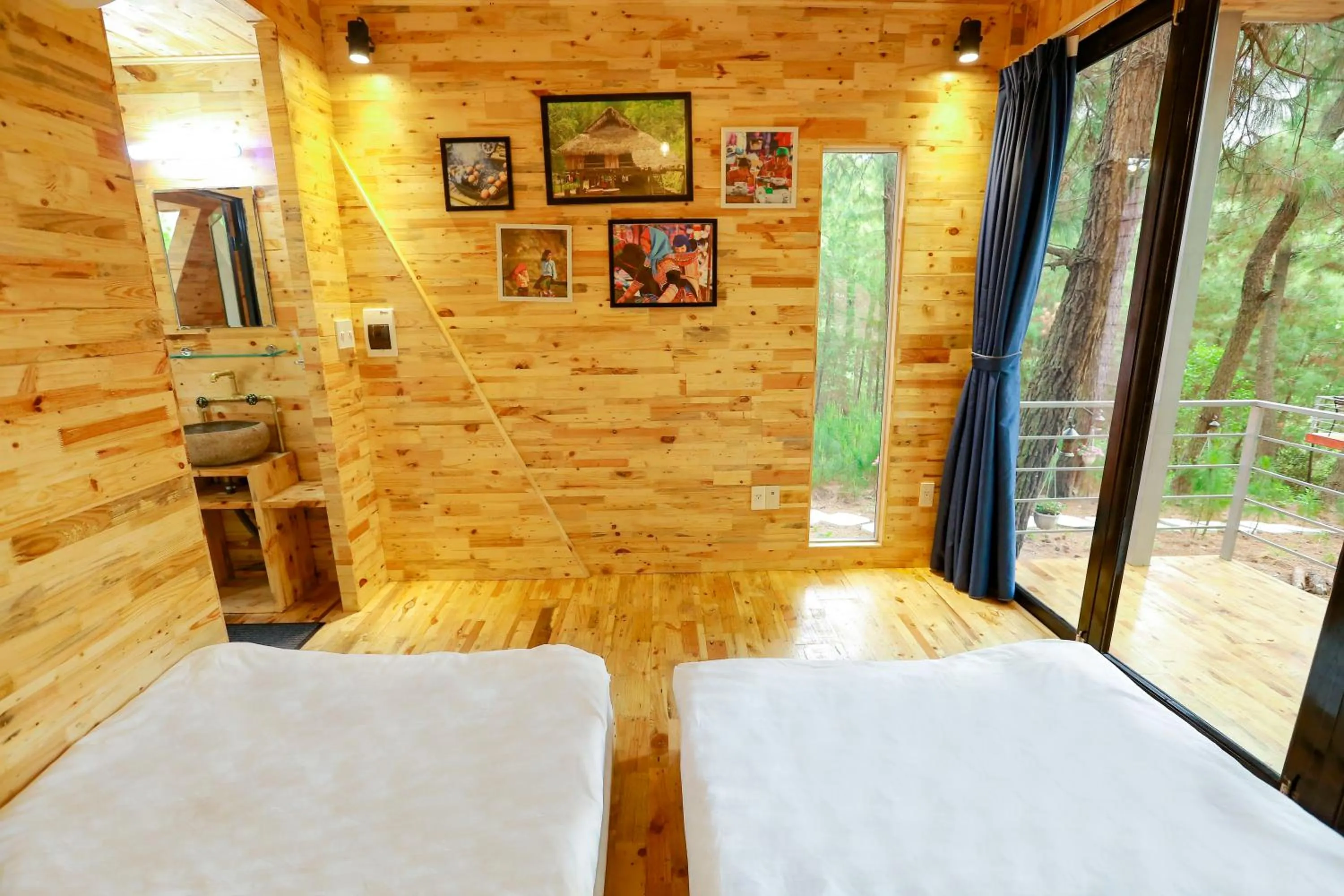 Bed in Cat Ba Eco Lodge
