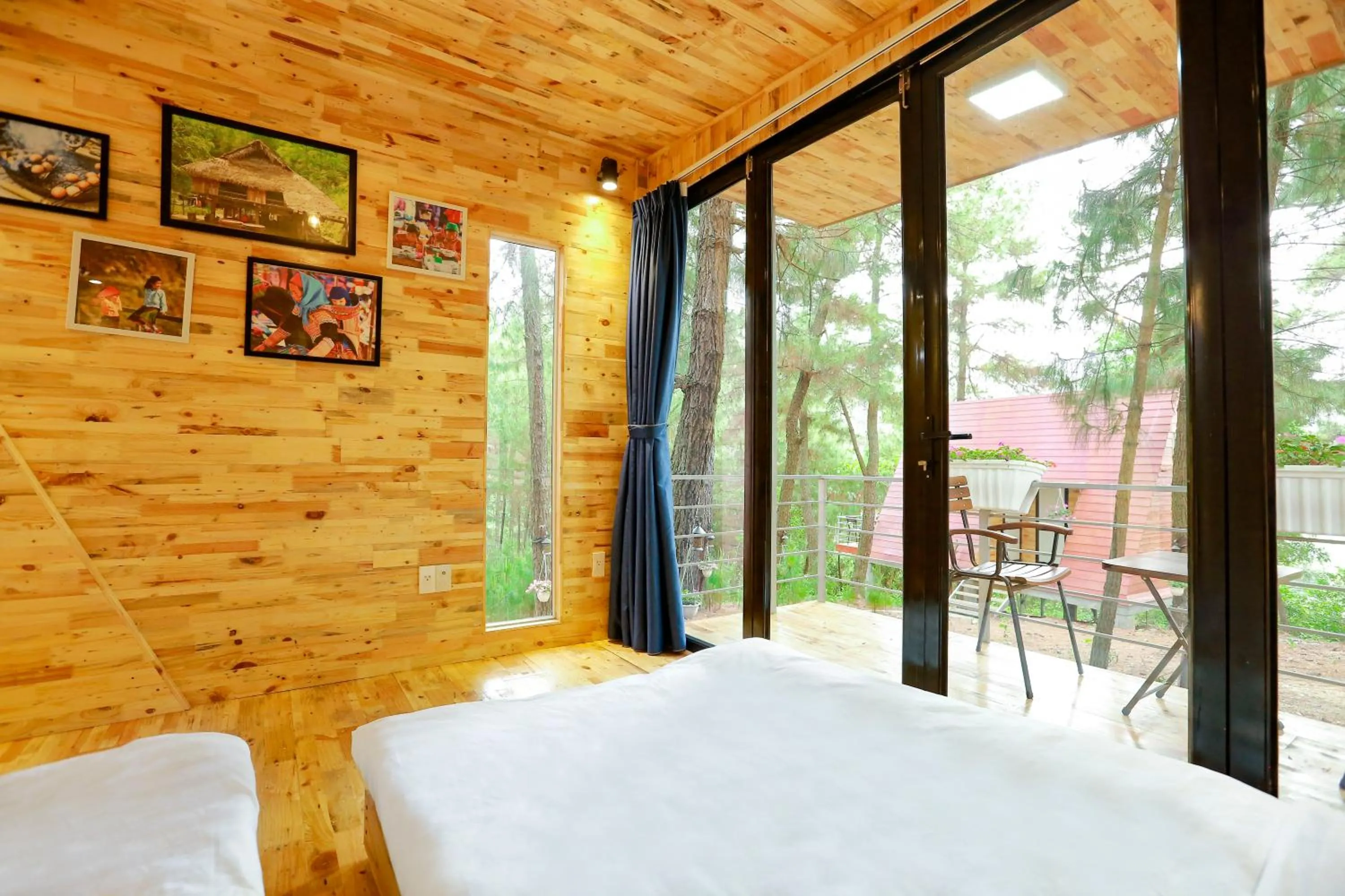 Bed in Cat Ba Eco Lodge