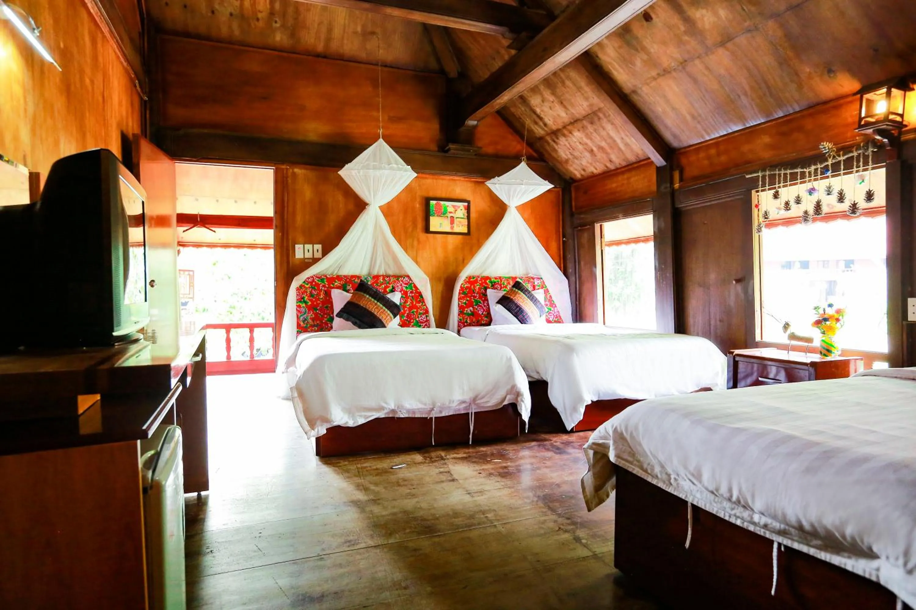 Bed in Cat Ba Eco Lodge