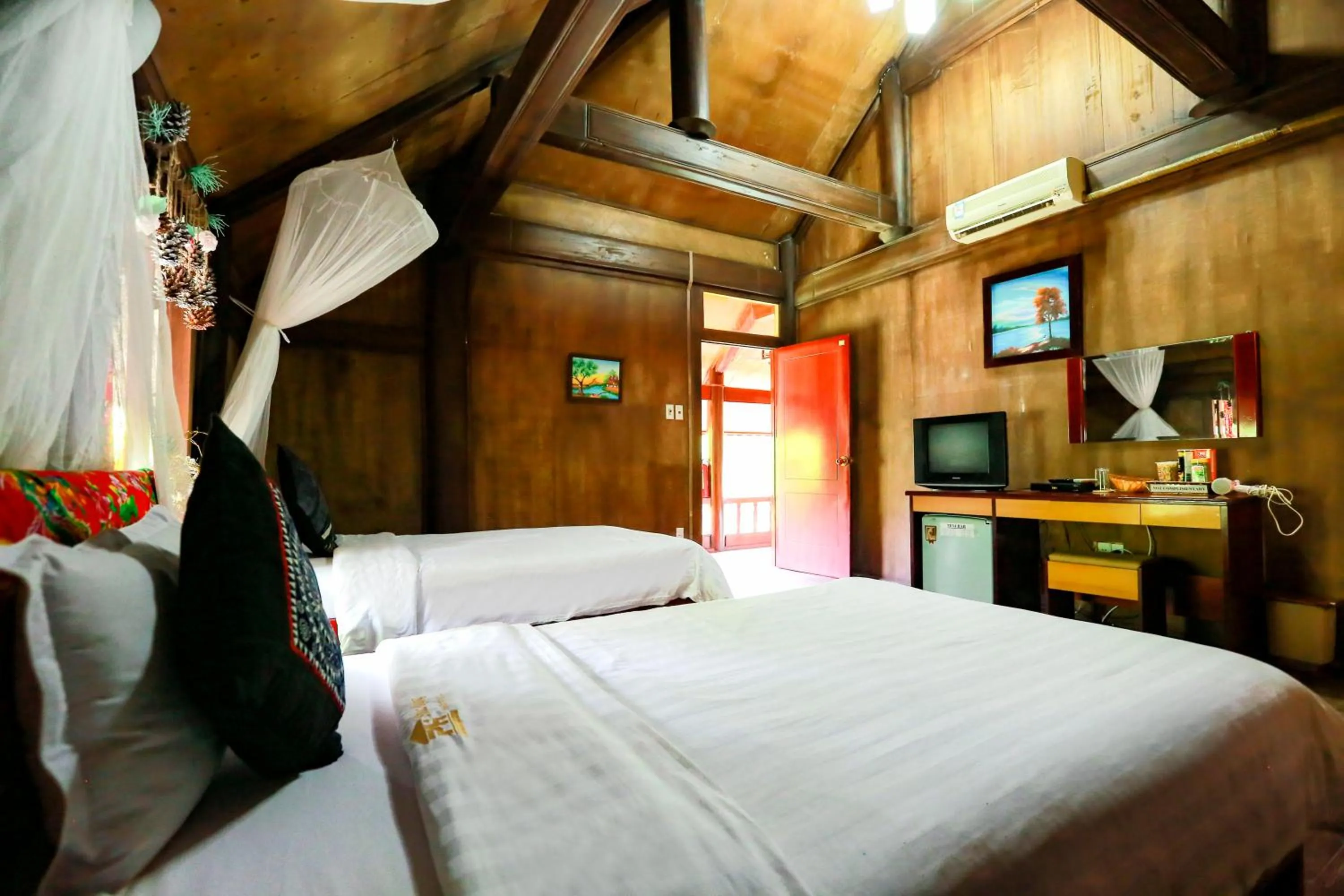 Bed in Cat Ba Eco Lodge