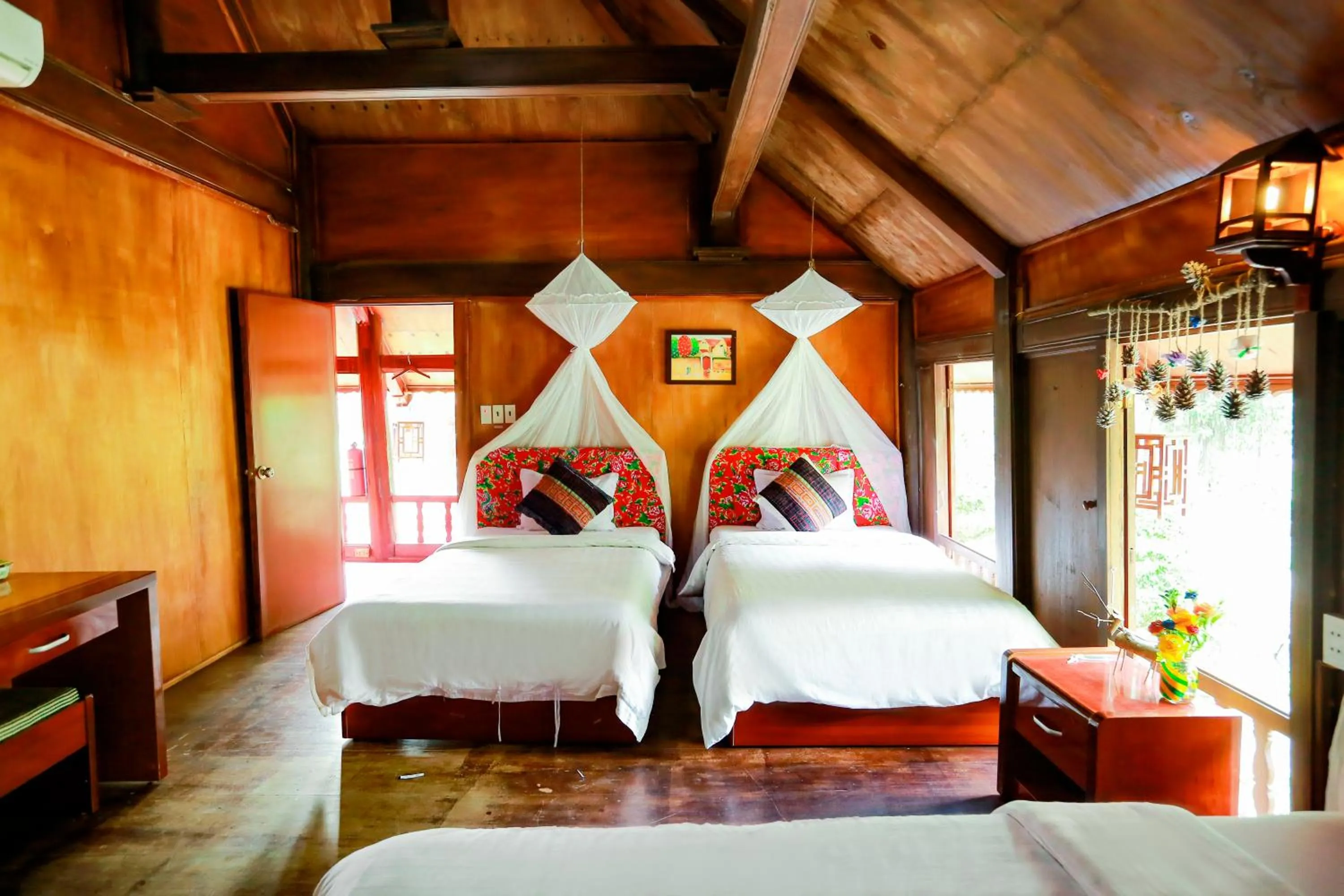 Bed in Cat Ba Eco Lodge