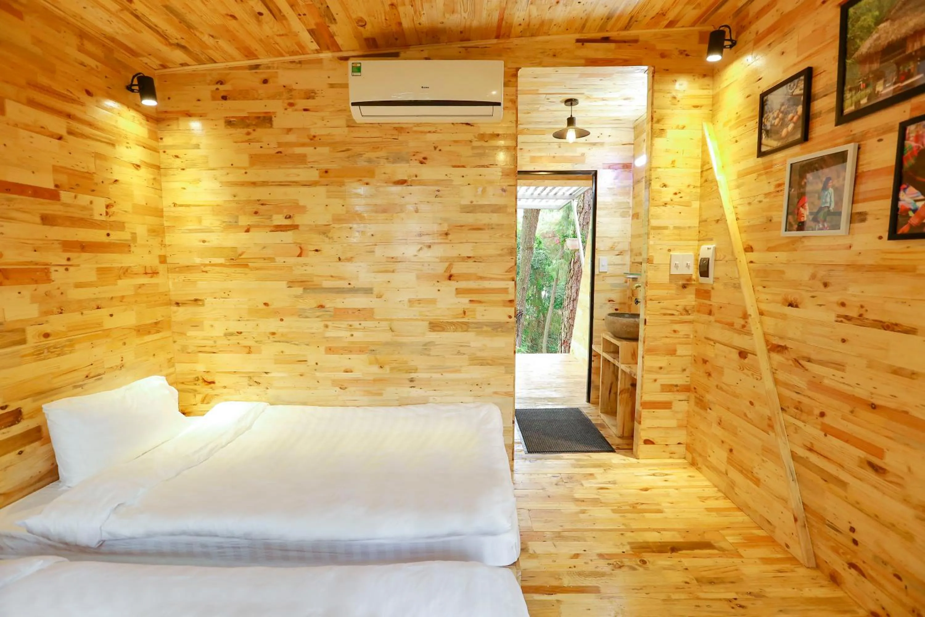 Bed in Cat Ba Eco Lodge